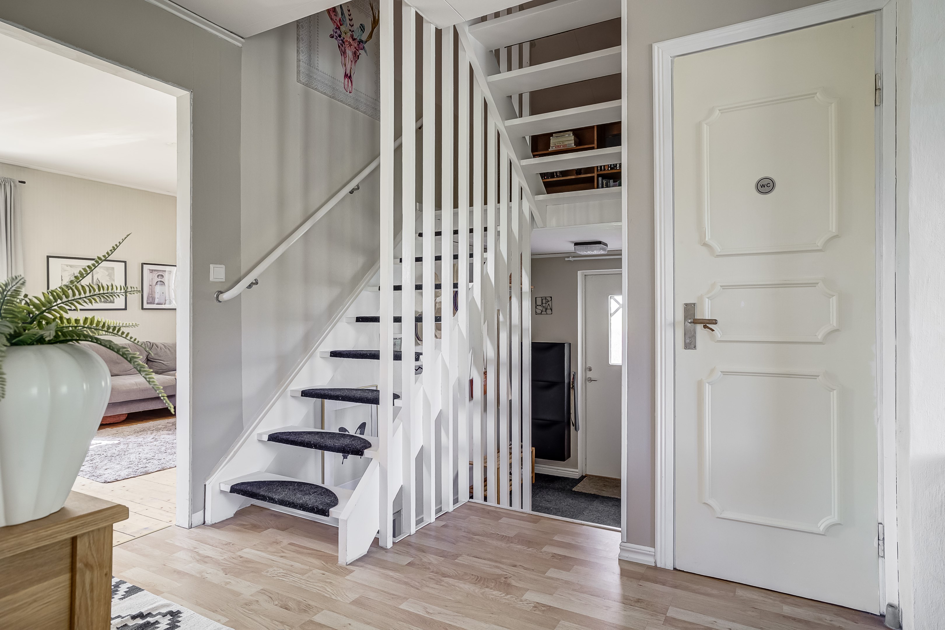 Bostadsbild från Kadriljvägen 8, Såld i Björklinge, Uppsala