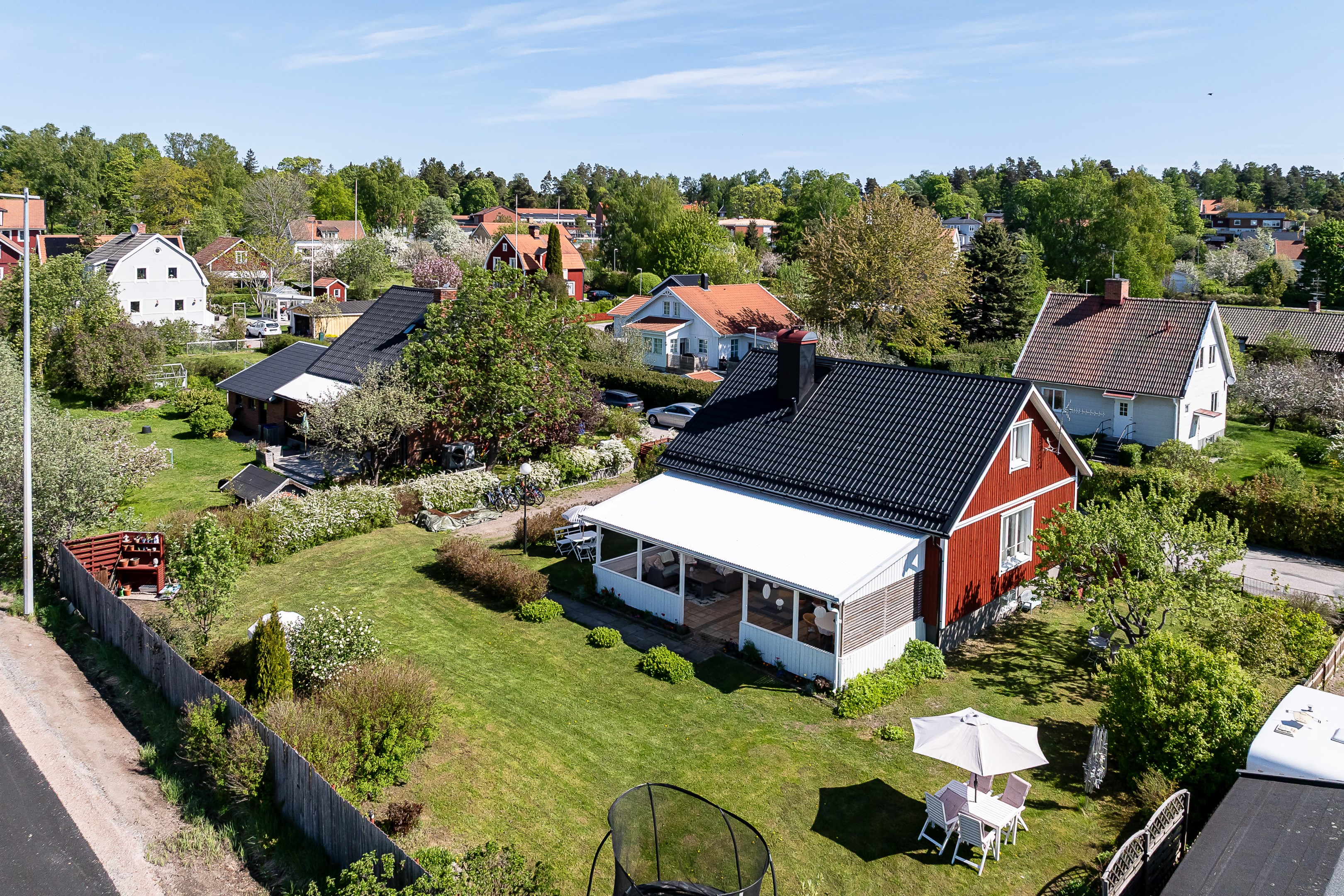 Bostadsbild från Kadriljvägen 8, Såld i Björklinge, Uppsala