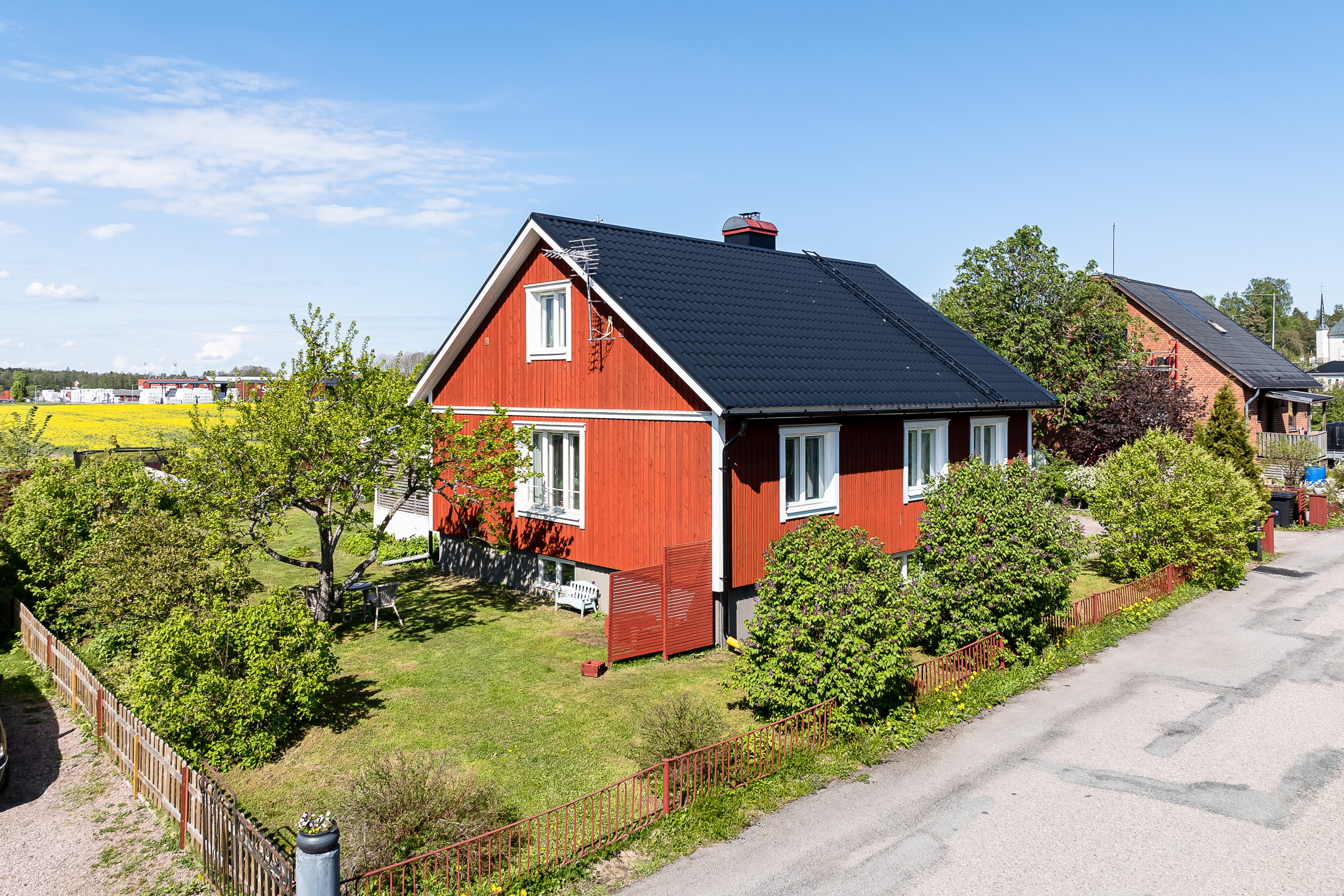 Bostadsbild från Kadriljvägen 8, Såld i Björklinge, Uppsala