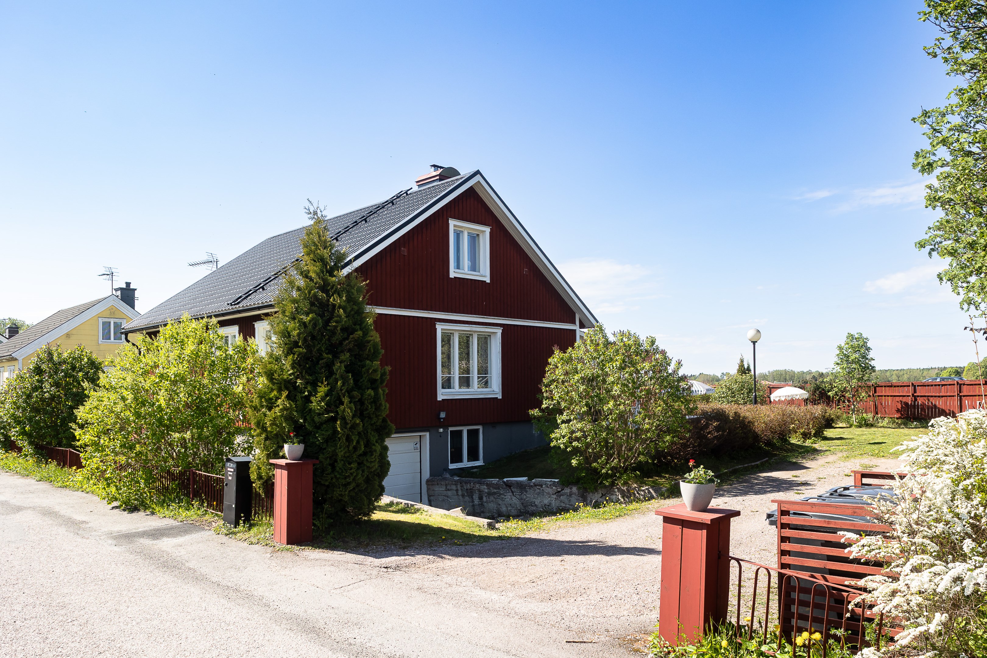 Bostadsbild från Kadriljvägen 8, Såld i Björklinge, Uppsala