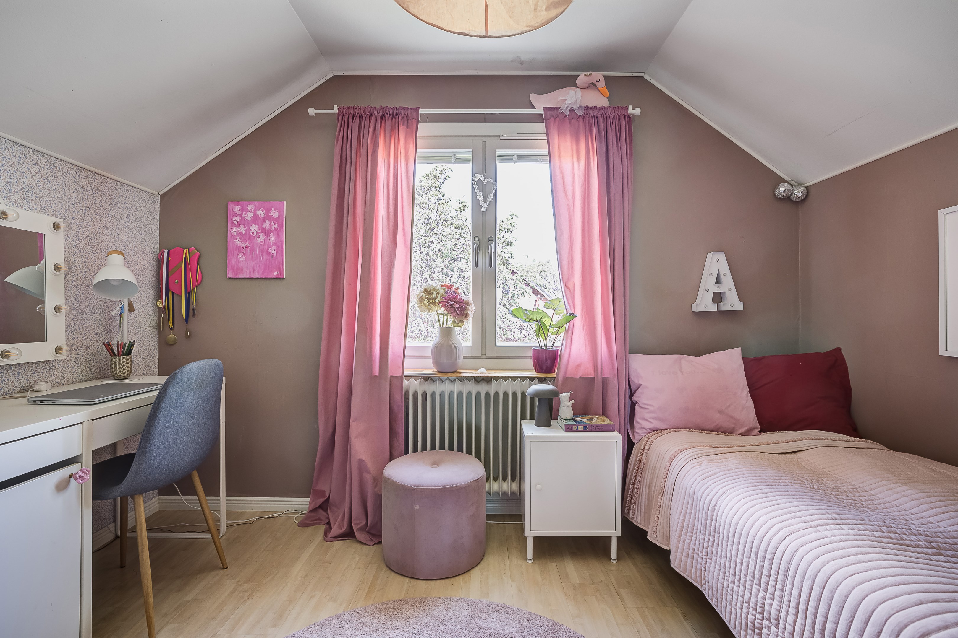 Bostadsbild från Kadriljvägen 8, Såld i Björklinge, Uppsala