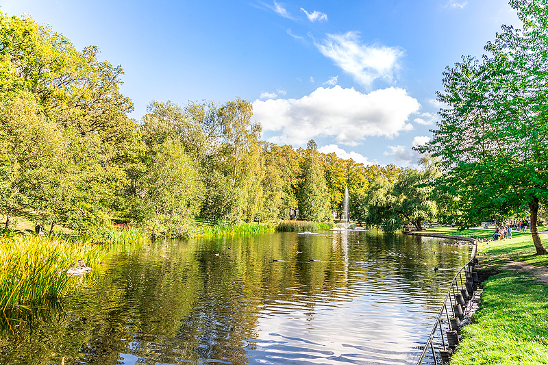 Fina promenadsstråk i Långbroparken