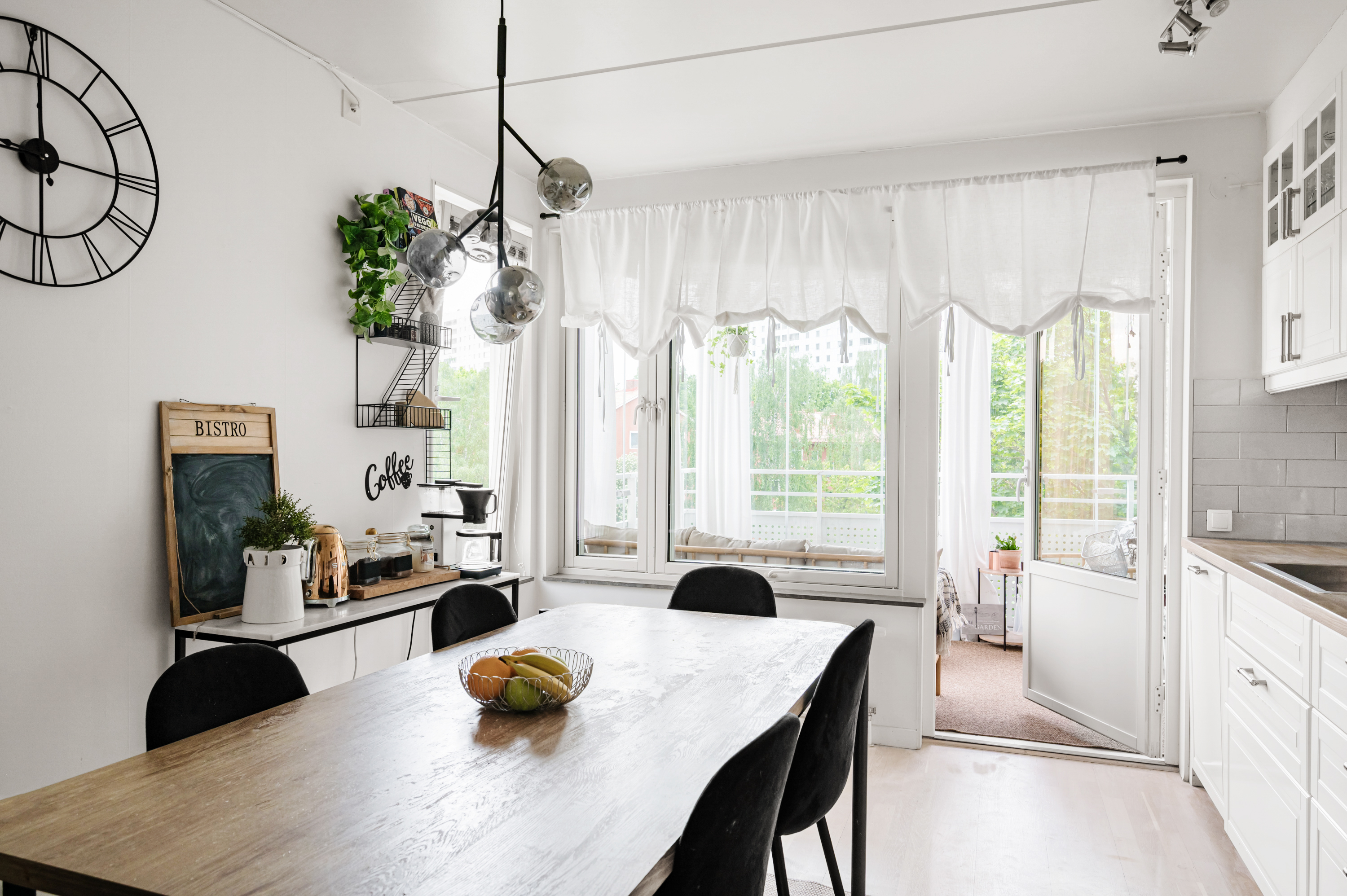 Bostadsbild från Slottsvägen 10, Till salu i Haga, Norra, Solna