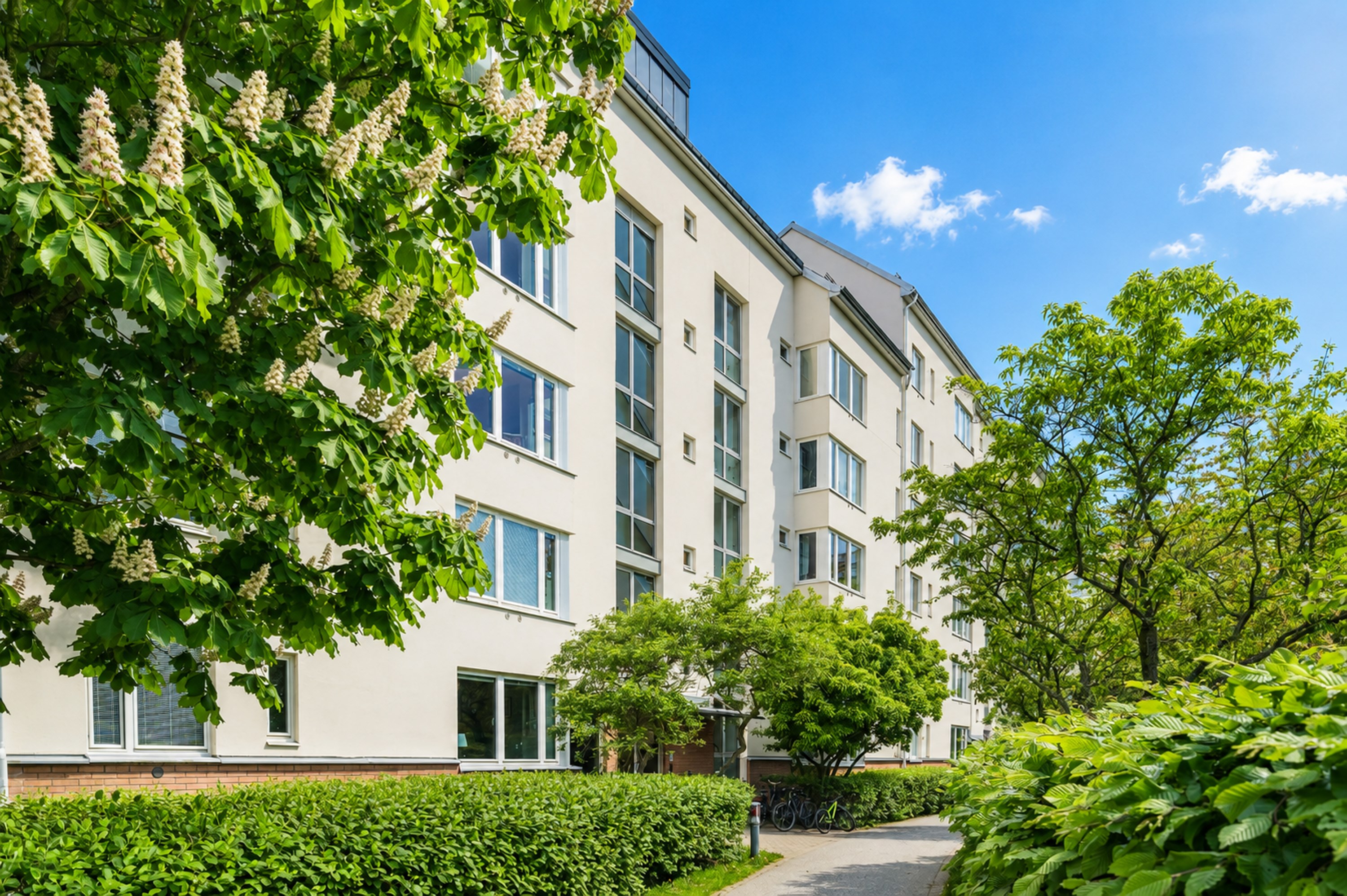 Bostadsbild från Slottsvägen 10, Till salu i Haga, Norra, Solna