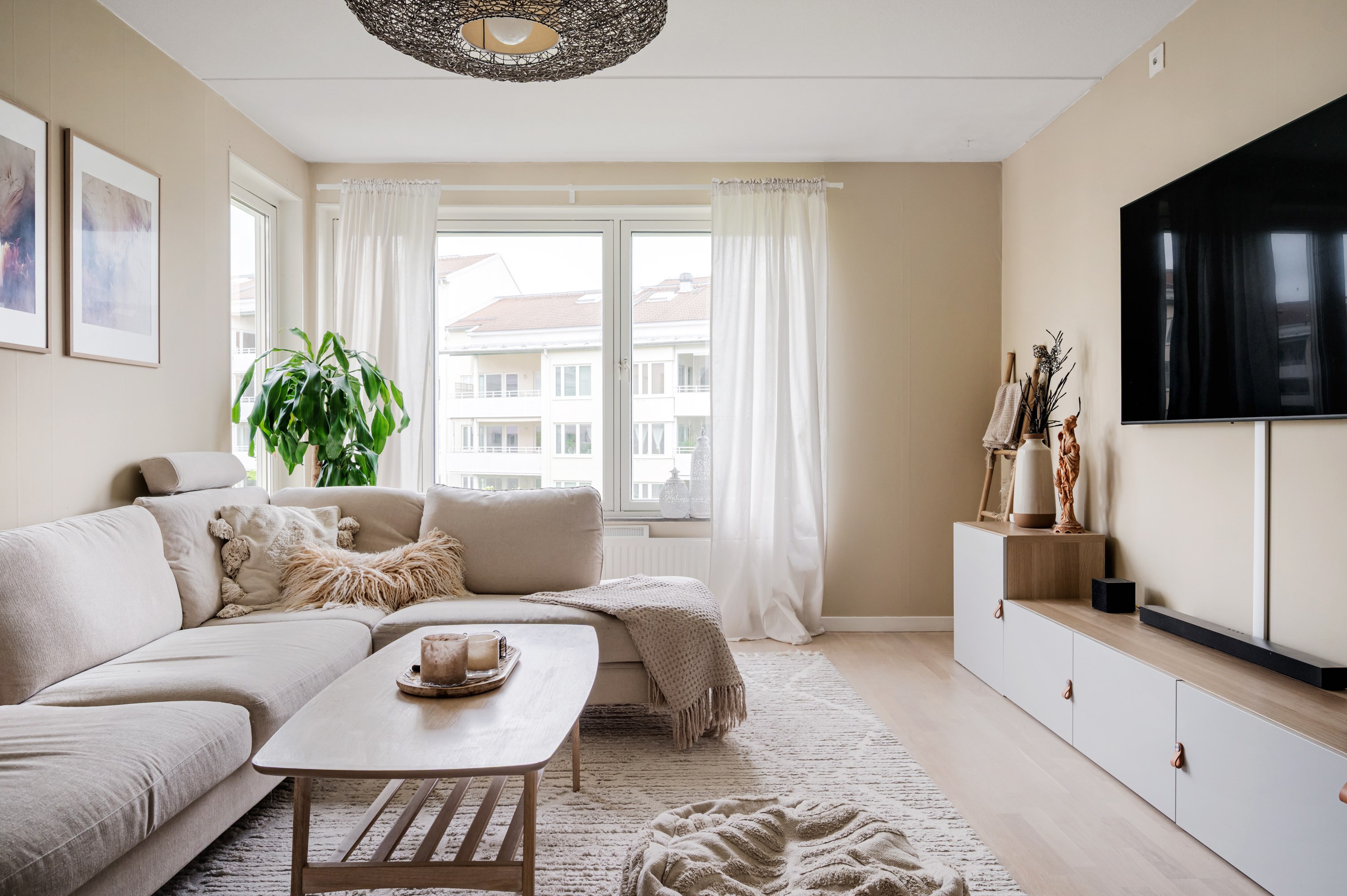 Bostadsbild från Slottsvägen 10, Till salu i Haga, Norra, Solna