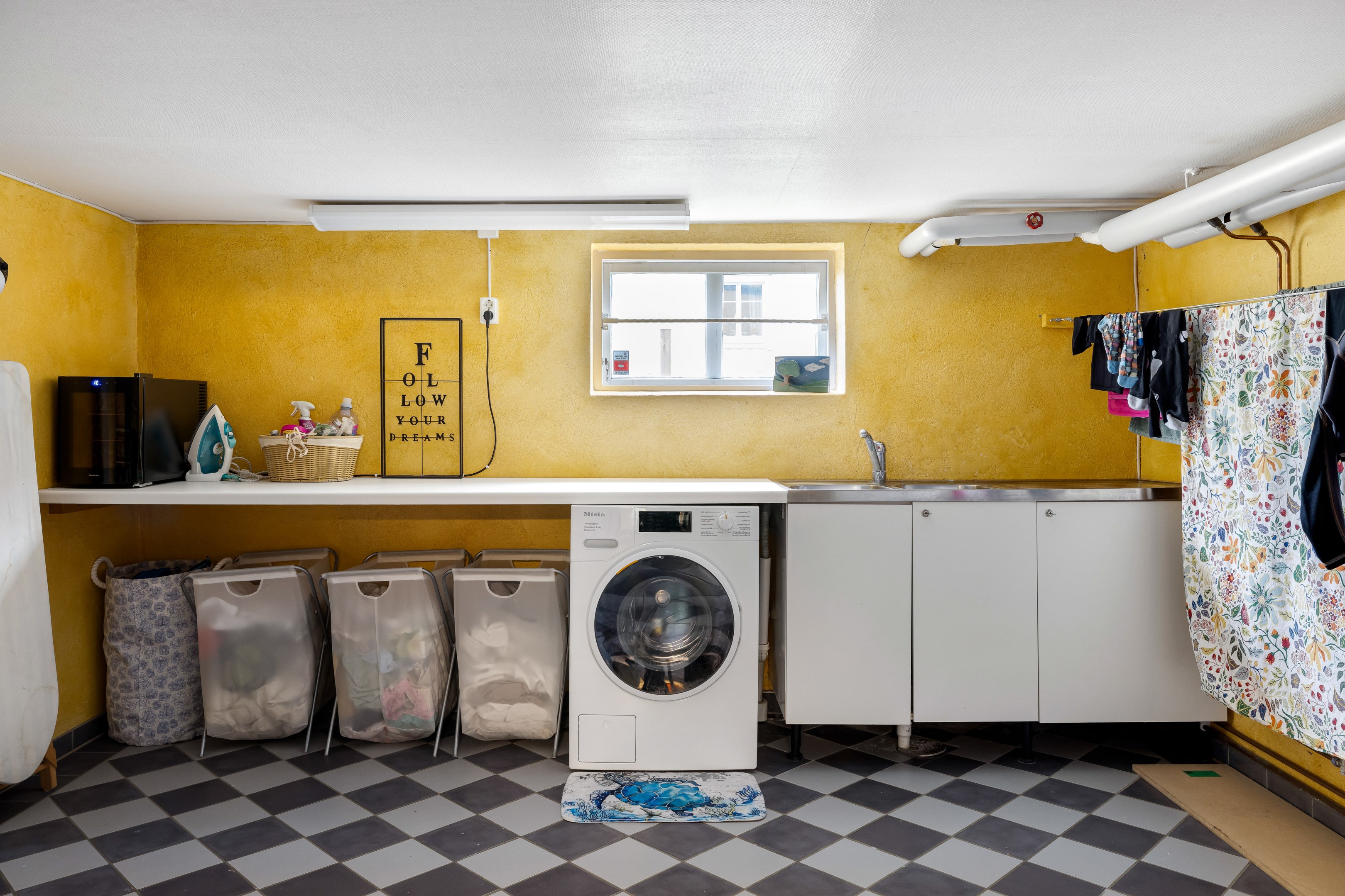 Bostadsbild från Valhallagatan 27, Såld i Främre Svartbäcken, Uppsala