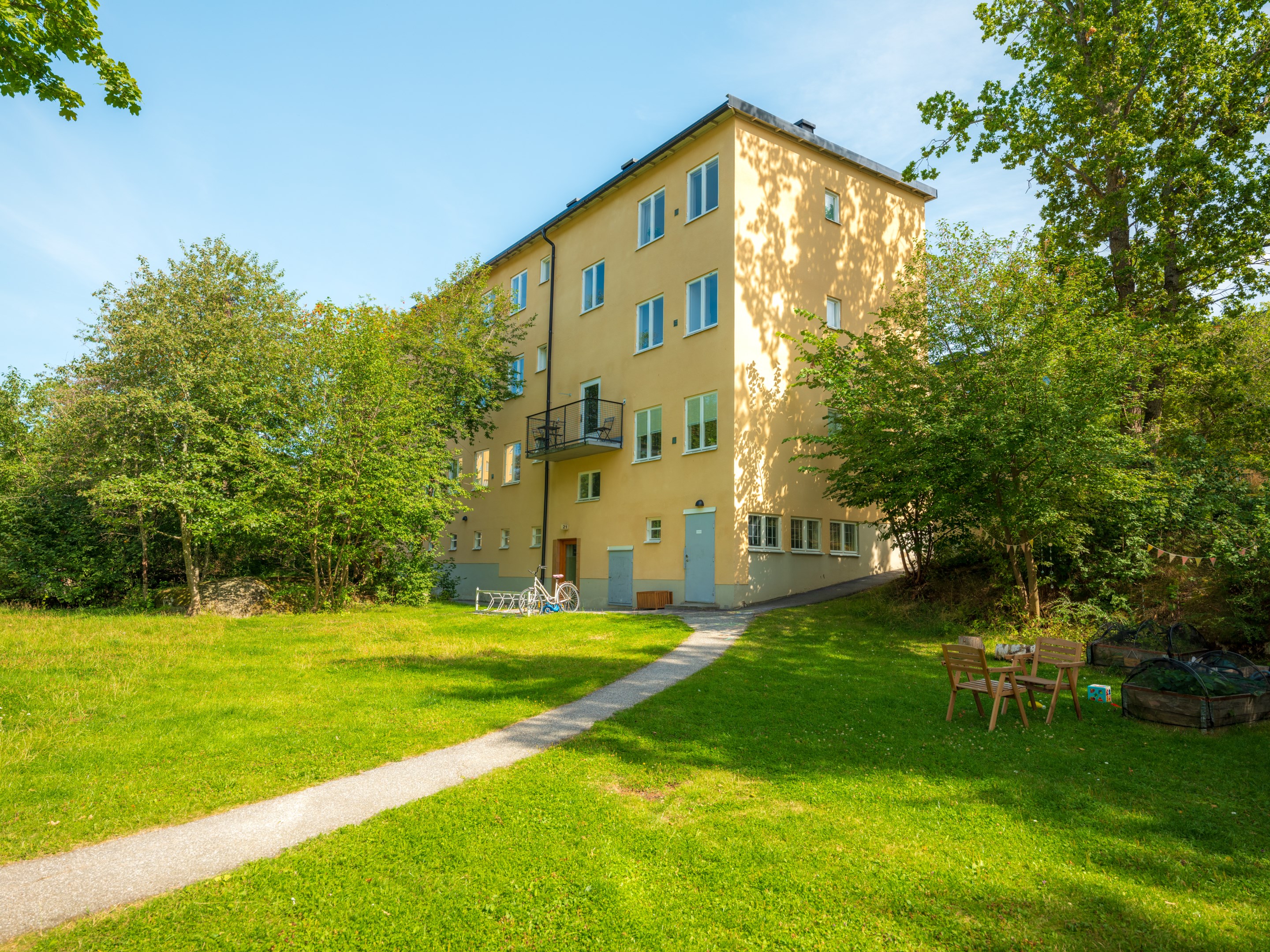 Bostadsbild från Kransbindarvägen 21, Såld i Midsommarkransen, Stockholm