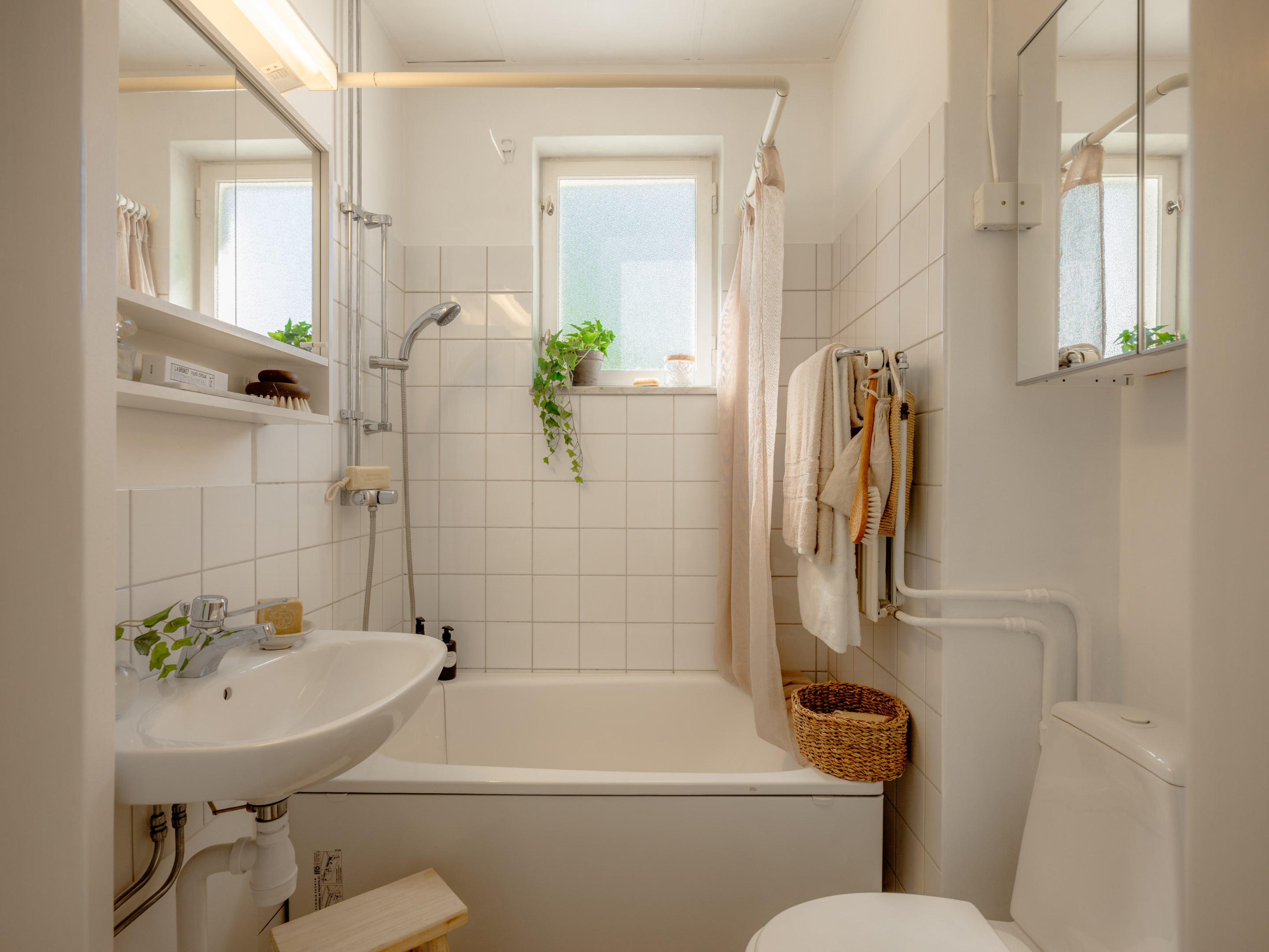 Bostadsbild från Kransbindarvägen 21, Såld i Midsommarkransen, Stockholm