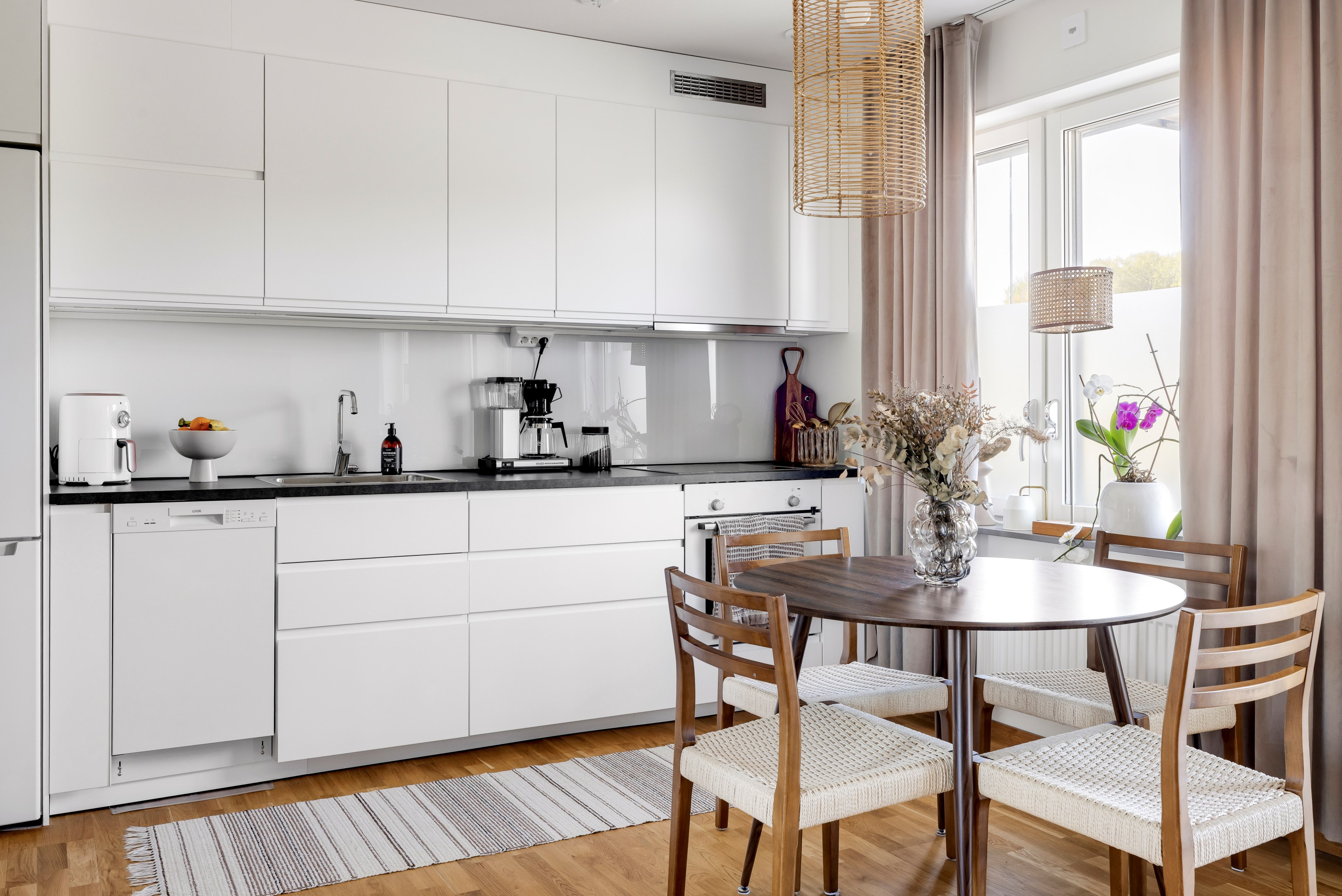 Bostadsbild från Ekoxvägen 6, Till salu i Ultuna, Uppsala