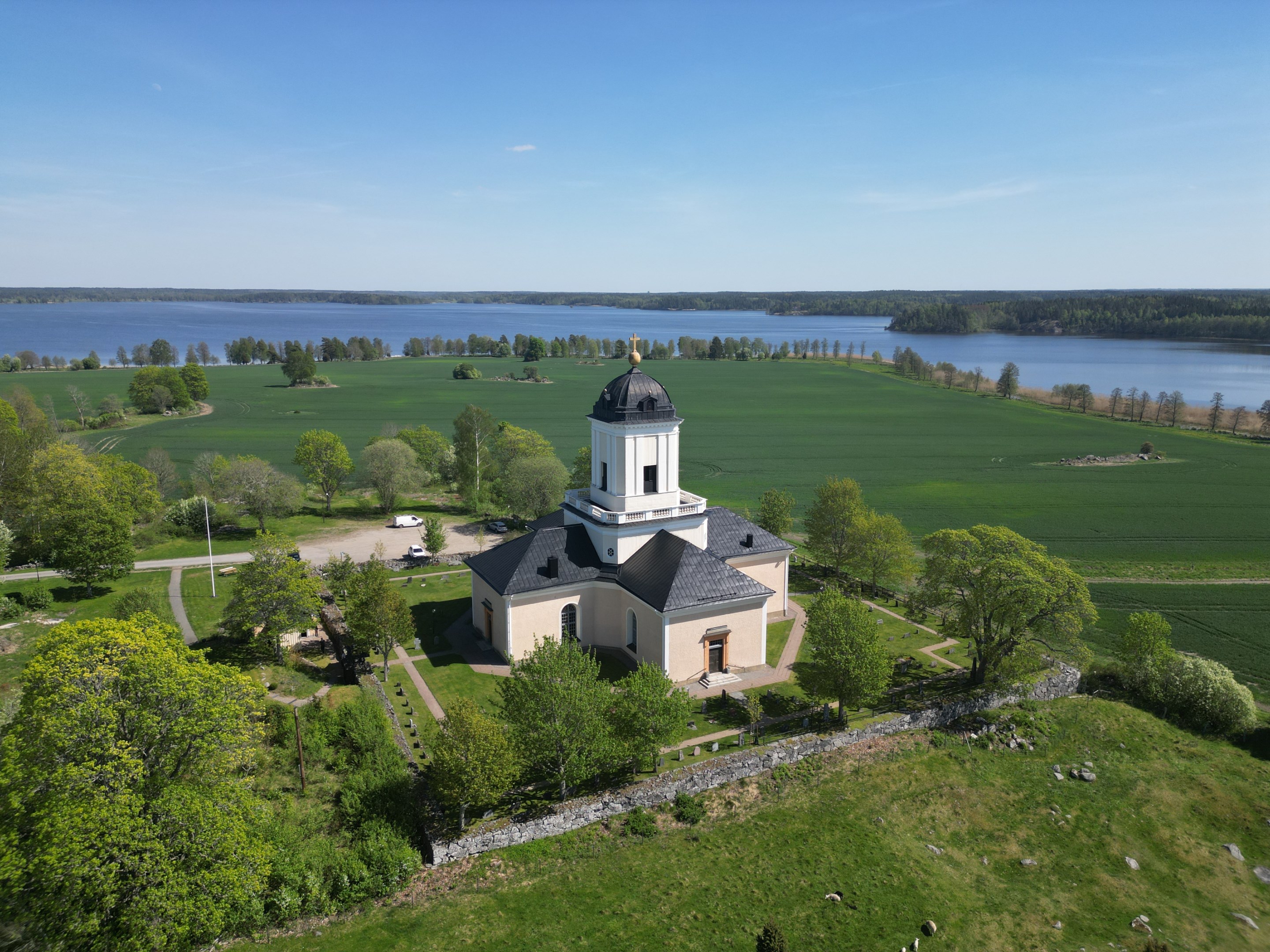 Fasterna Kyrka