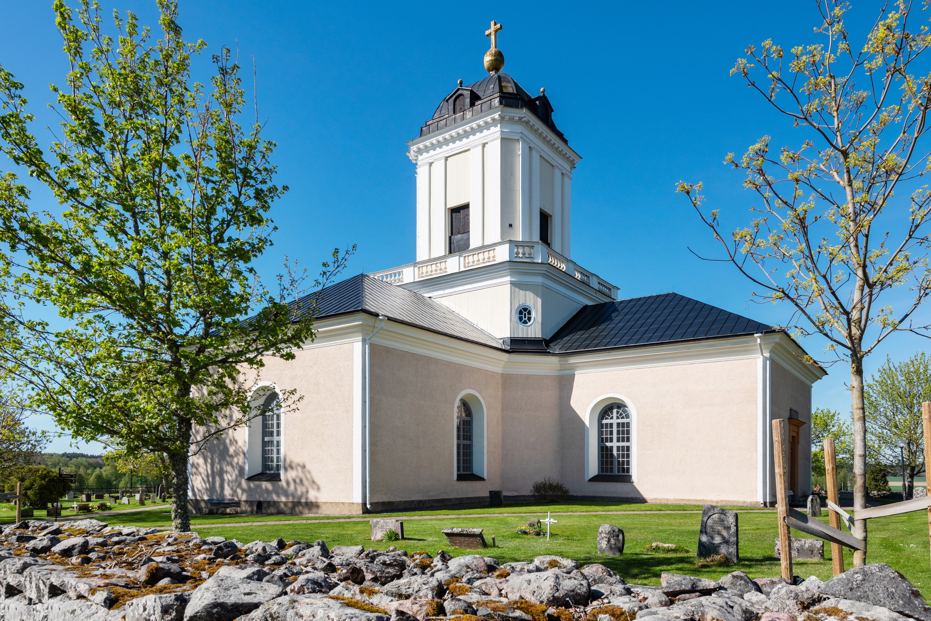 Fasterna kyrka