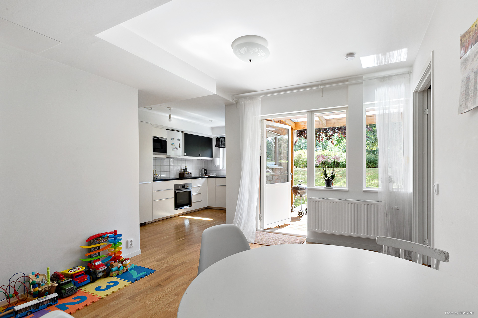 Bostadsbild från Kvartalsvägen 16, Till salu i Jakobsberg, Järfälla