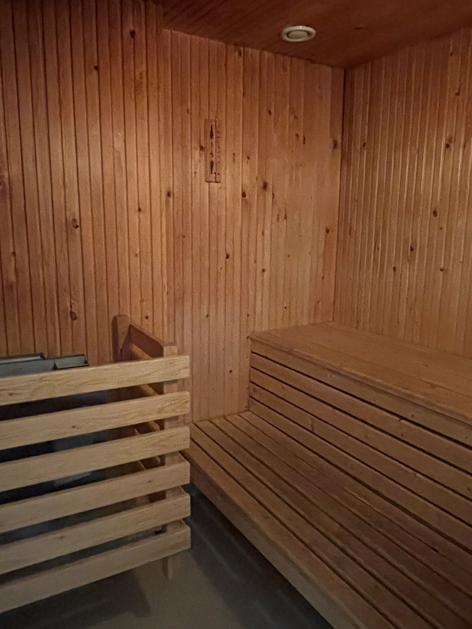 Klockan slår nu är det dags, allabekymmer försvinner strax