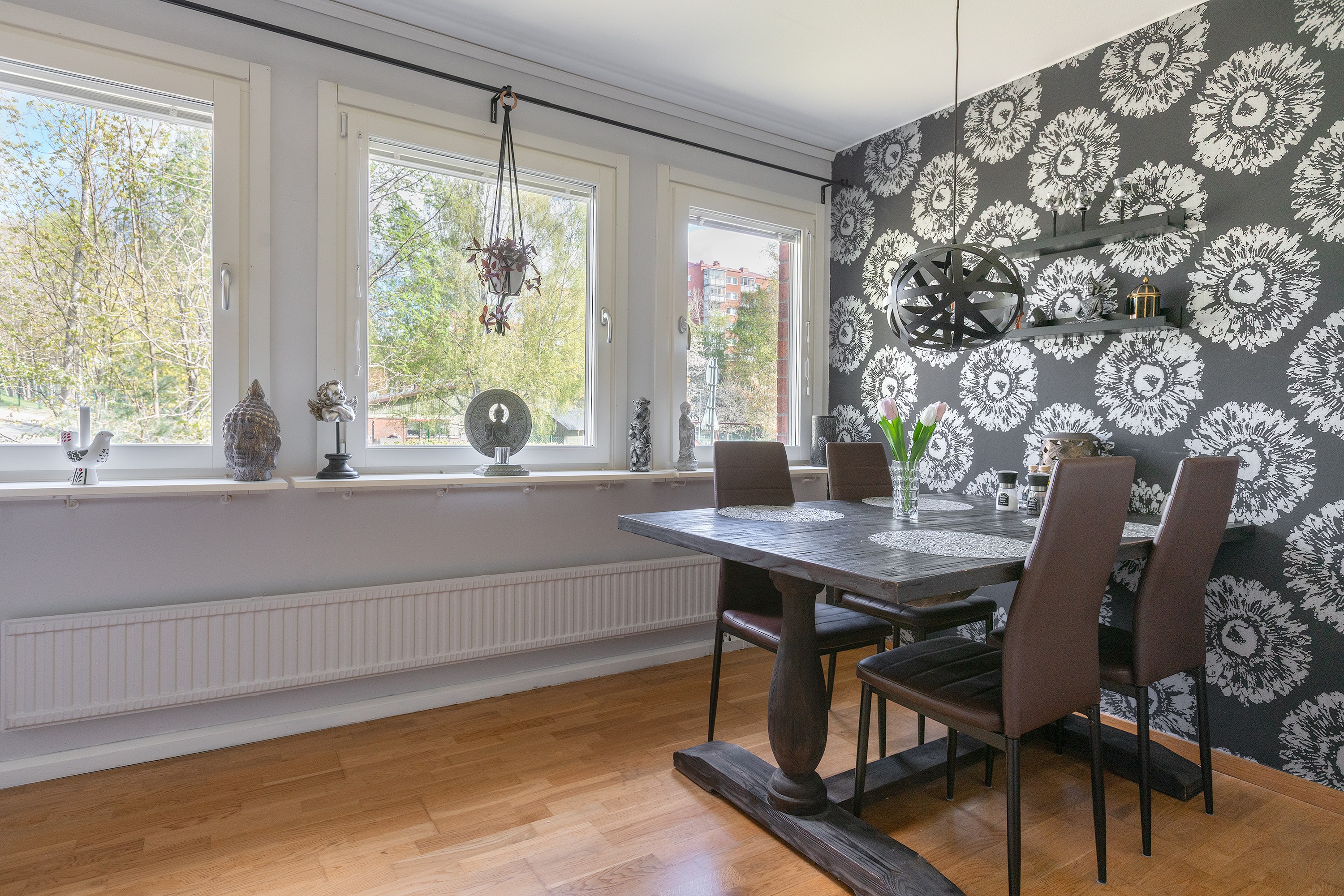 Bostadsbild från Solskensvägen 19, Till salu i Östra Tullingeberg, Botkyrka