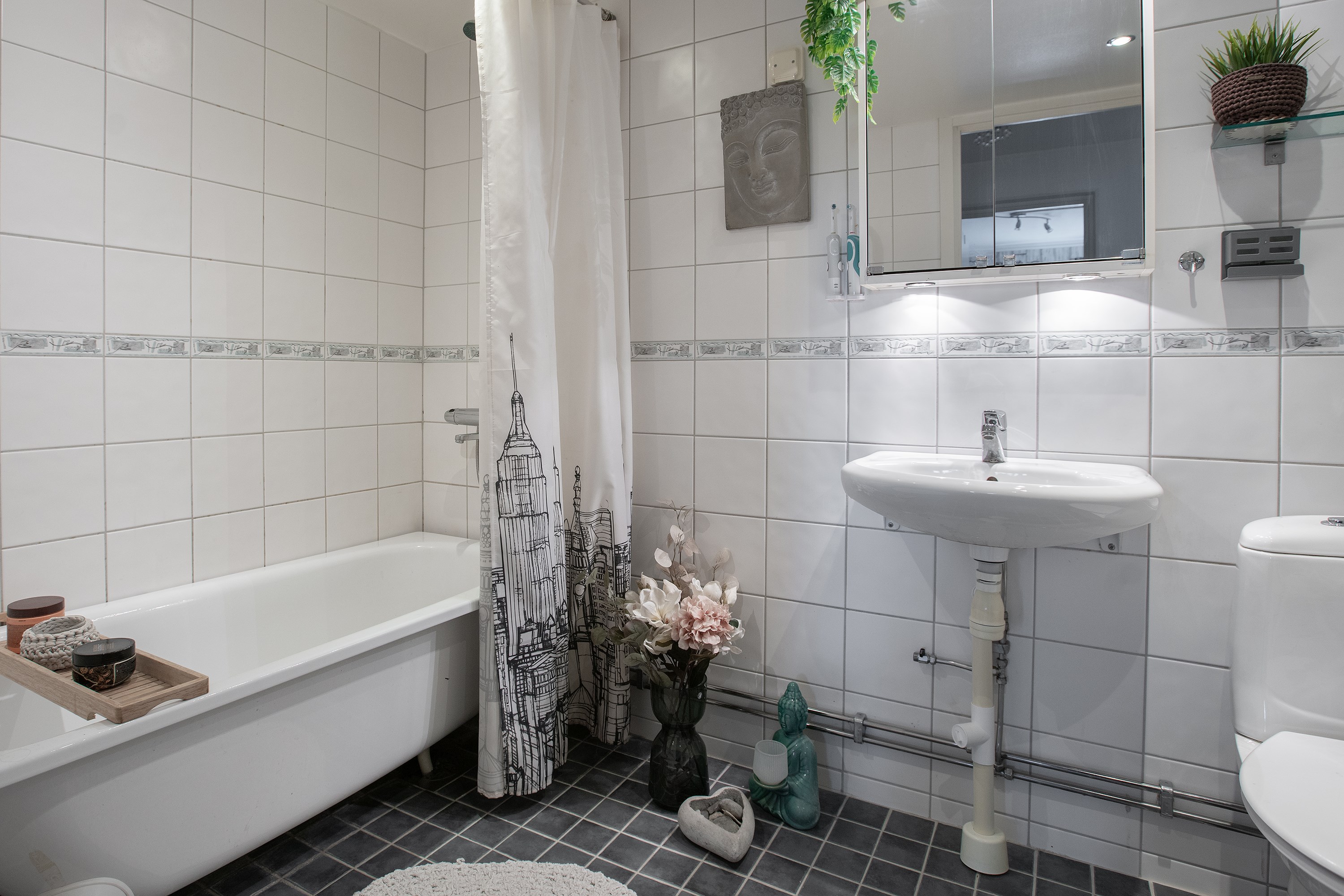 Bostadsbild från Solskensvägen 19, Till salu i Östra Tullingeberg, Botkyrka