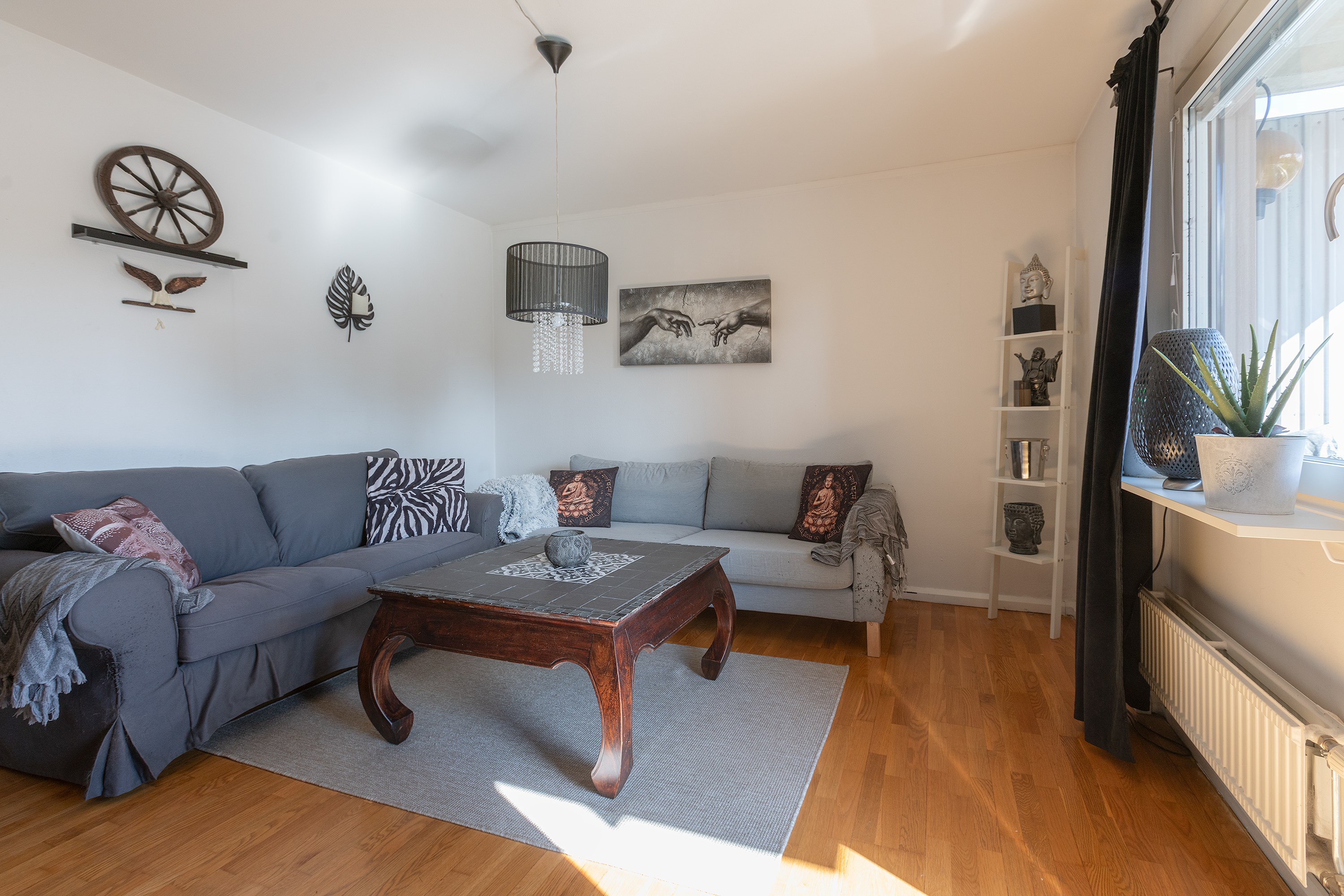 Bostadsbild från Solskensvägen 19, Till salu i Östra Tullingeberg, Botkyrka