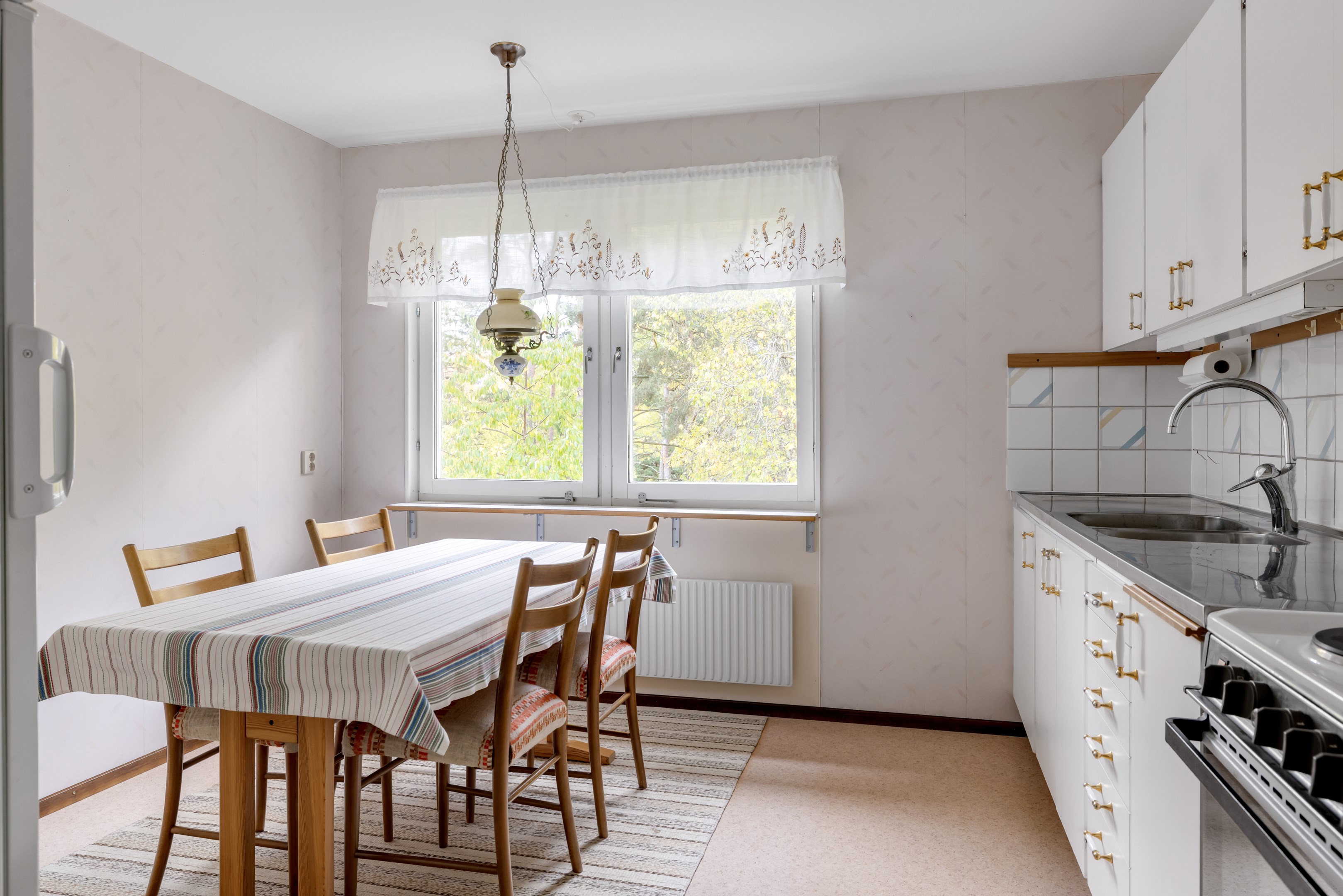 Bostadsbild från Bergslagsresan 102, Till salu i Sävja, Uppsala