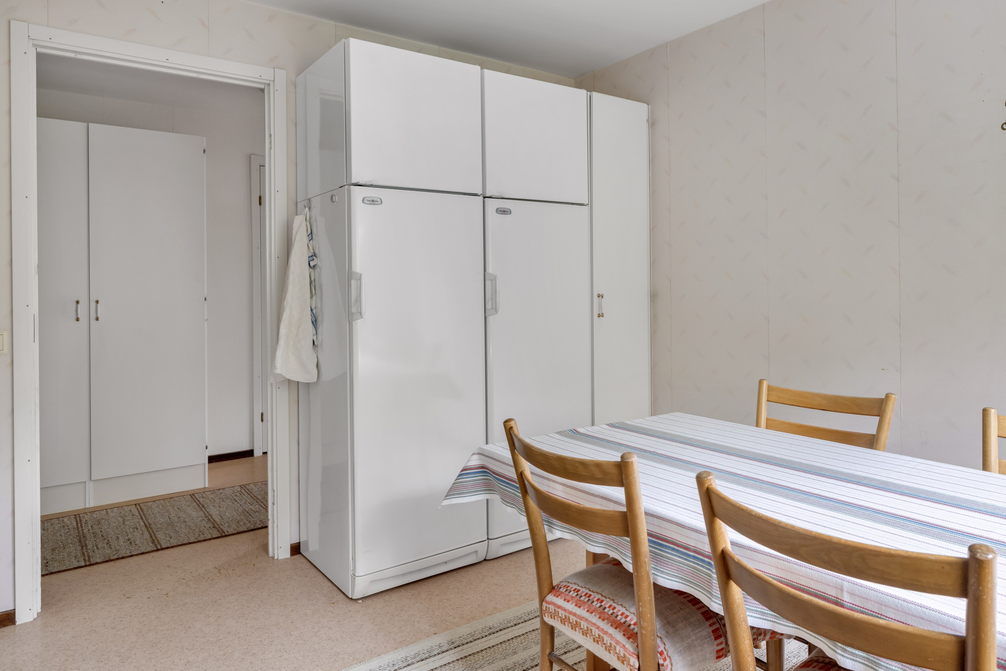 Bostadsbild från Bergslagsresan 102, Till salu i Sävja, Uppsala