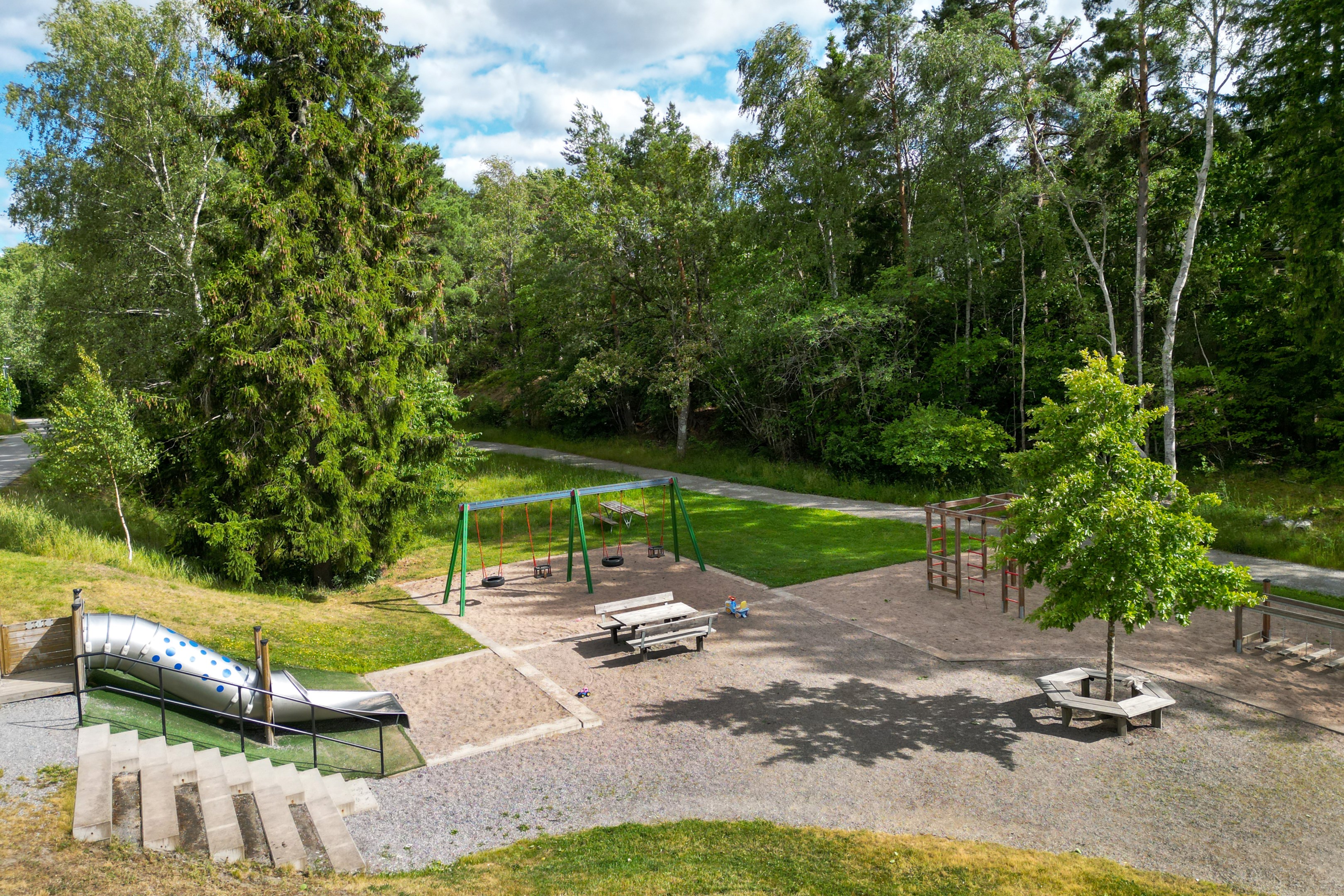 Bostadsbild från Arnövägen 23, Till salu i Krokhöjden, Nacka