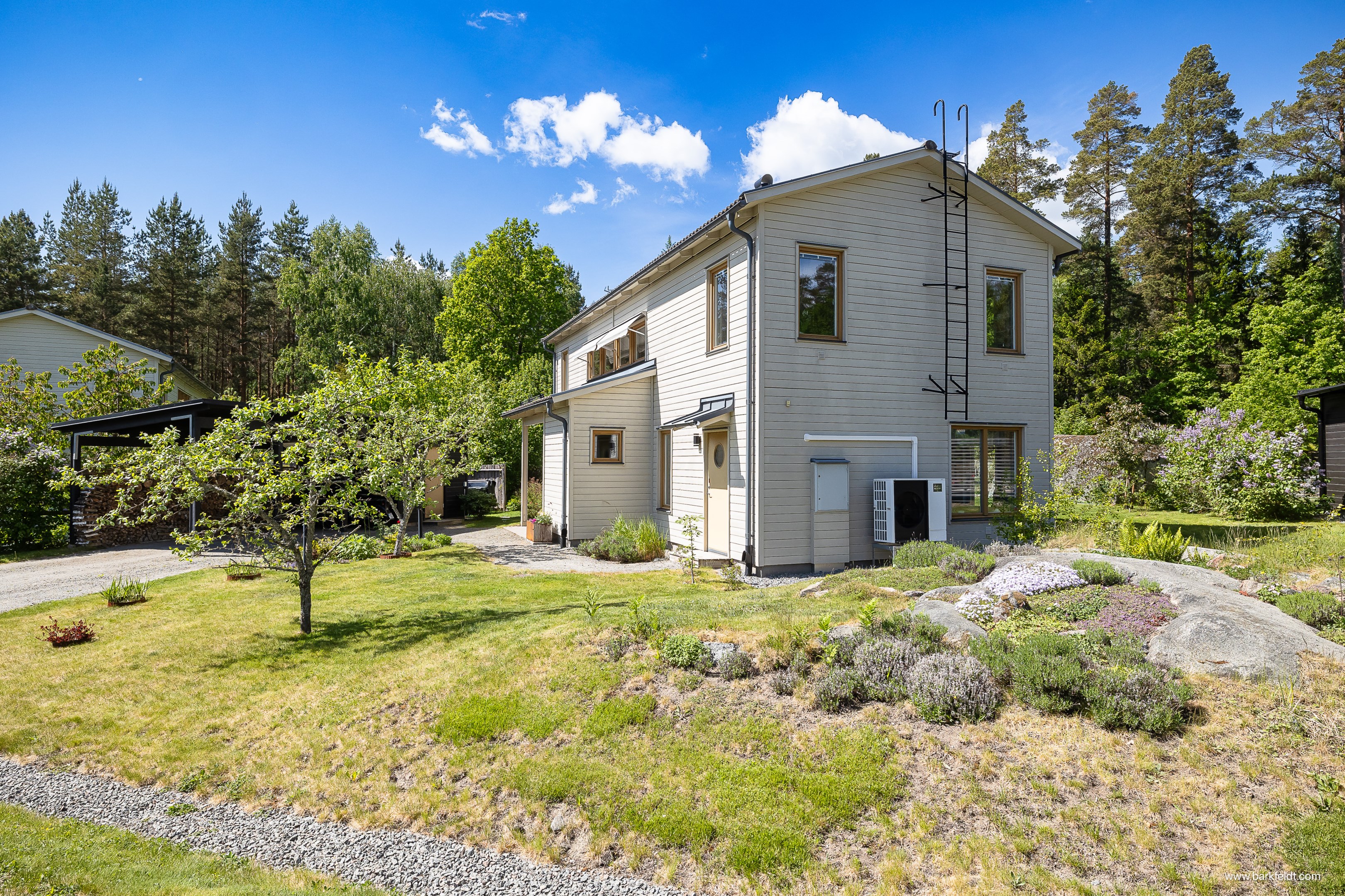 Bostadsbild från Mullvadsvägen 48, Till salu i Vreta, Uppsala