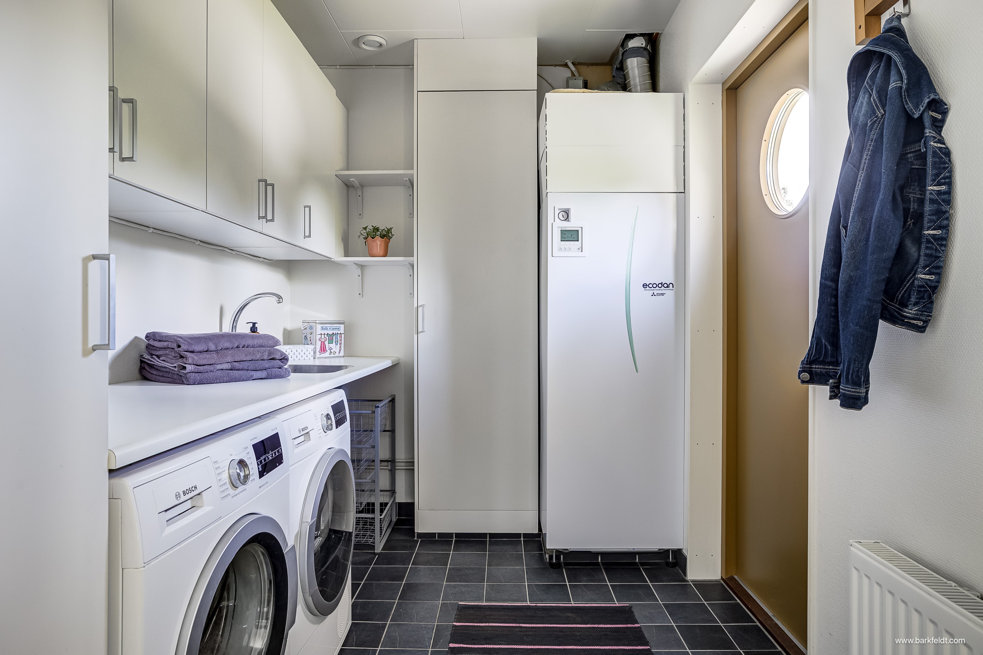 Bostadsbild från Mullvadsvägen 48, Till salu i Vreta, Uppsala