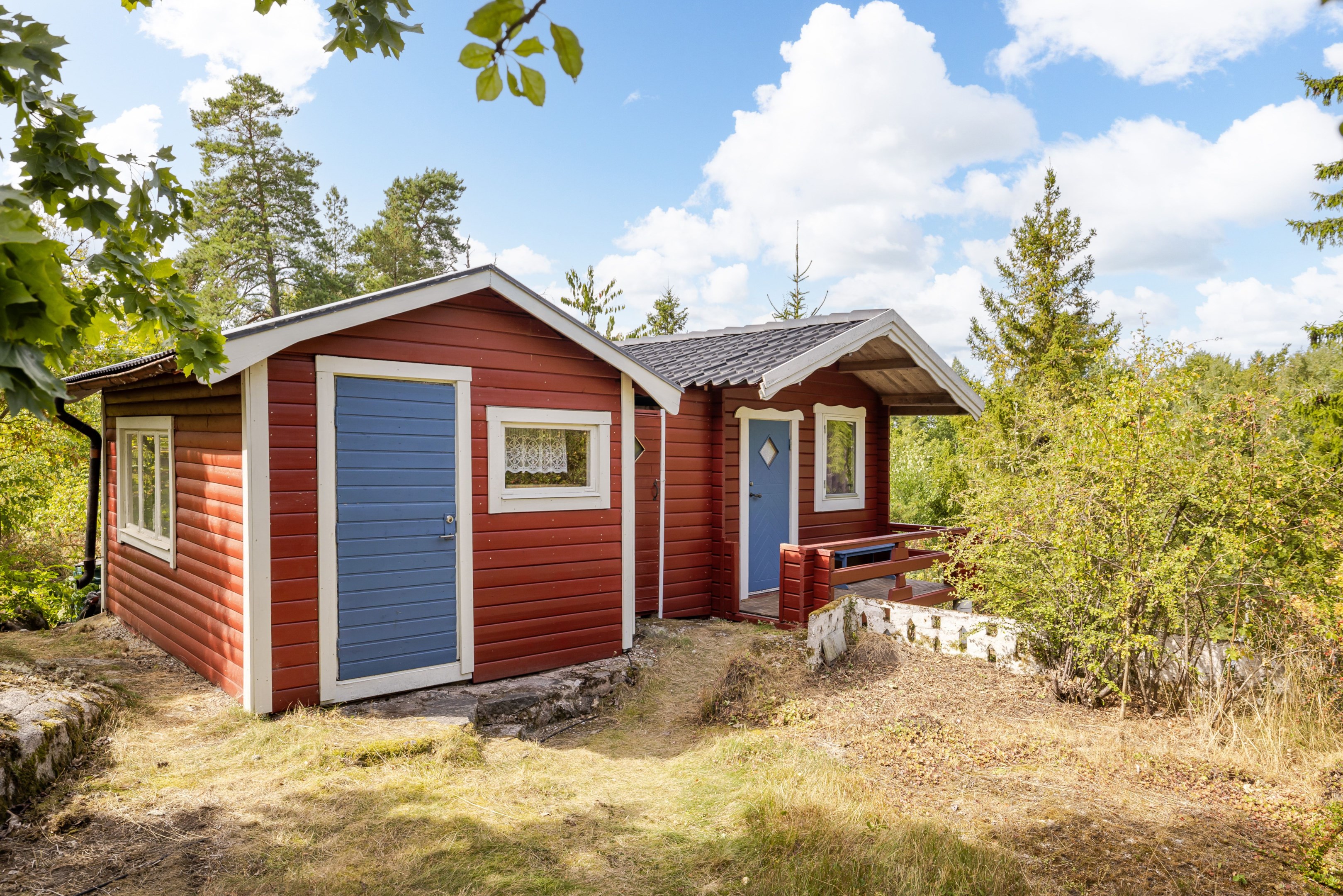 Två gäststugor