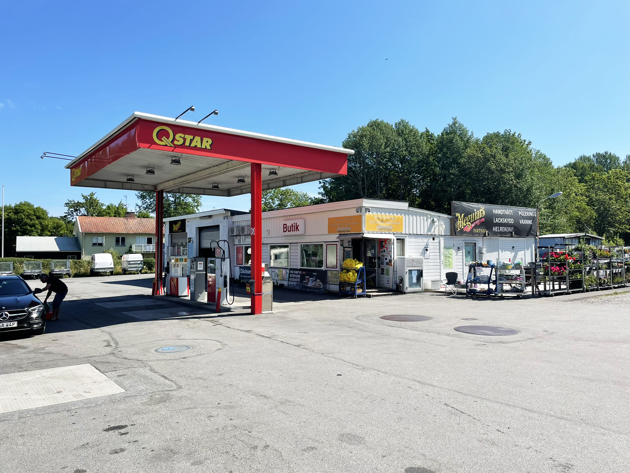 Bensinstation och butikslokal till salu i Grisslehamn – Grisslehamnsvägen 622 bild 1