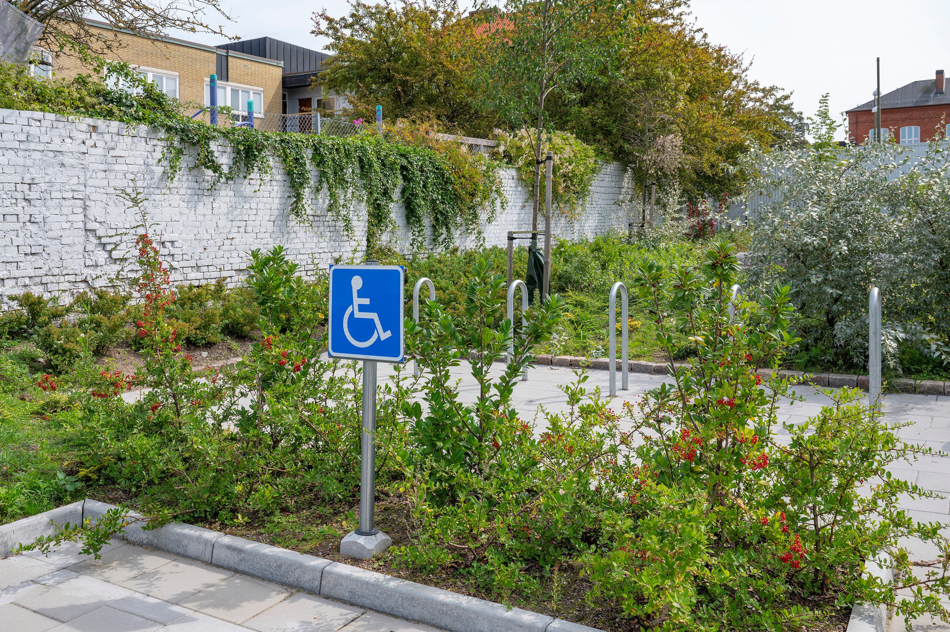 Hcp-parkering på gården