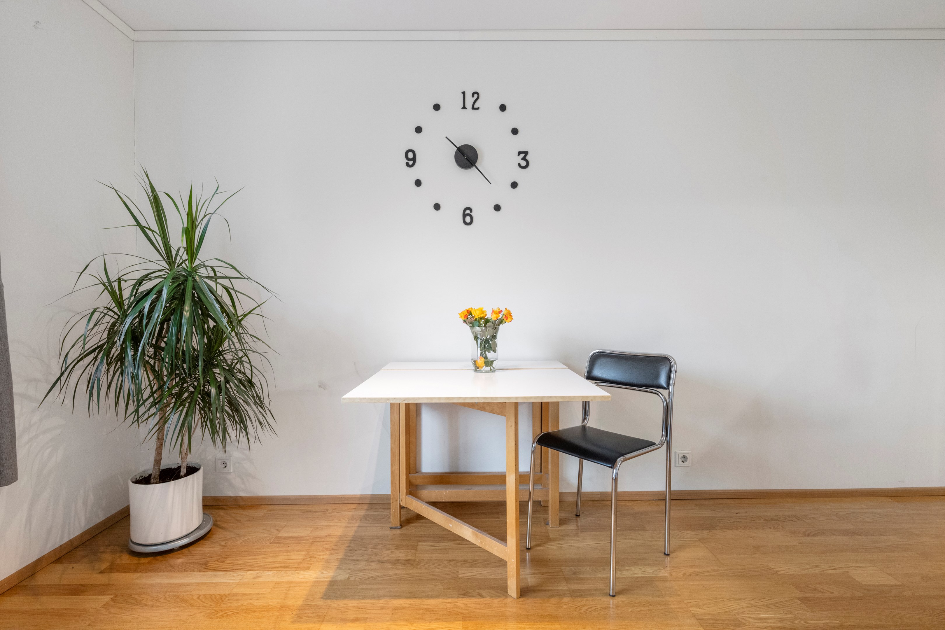 Matbord/arbetsplats