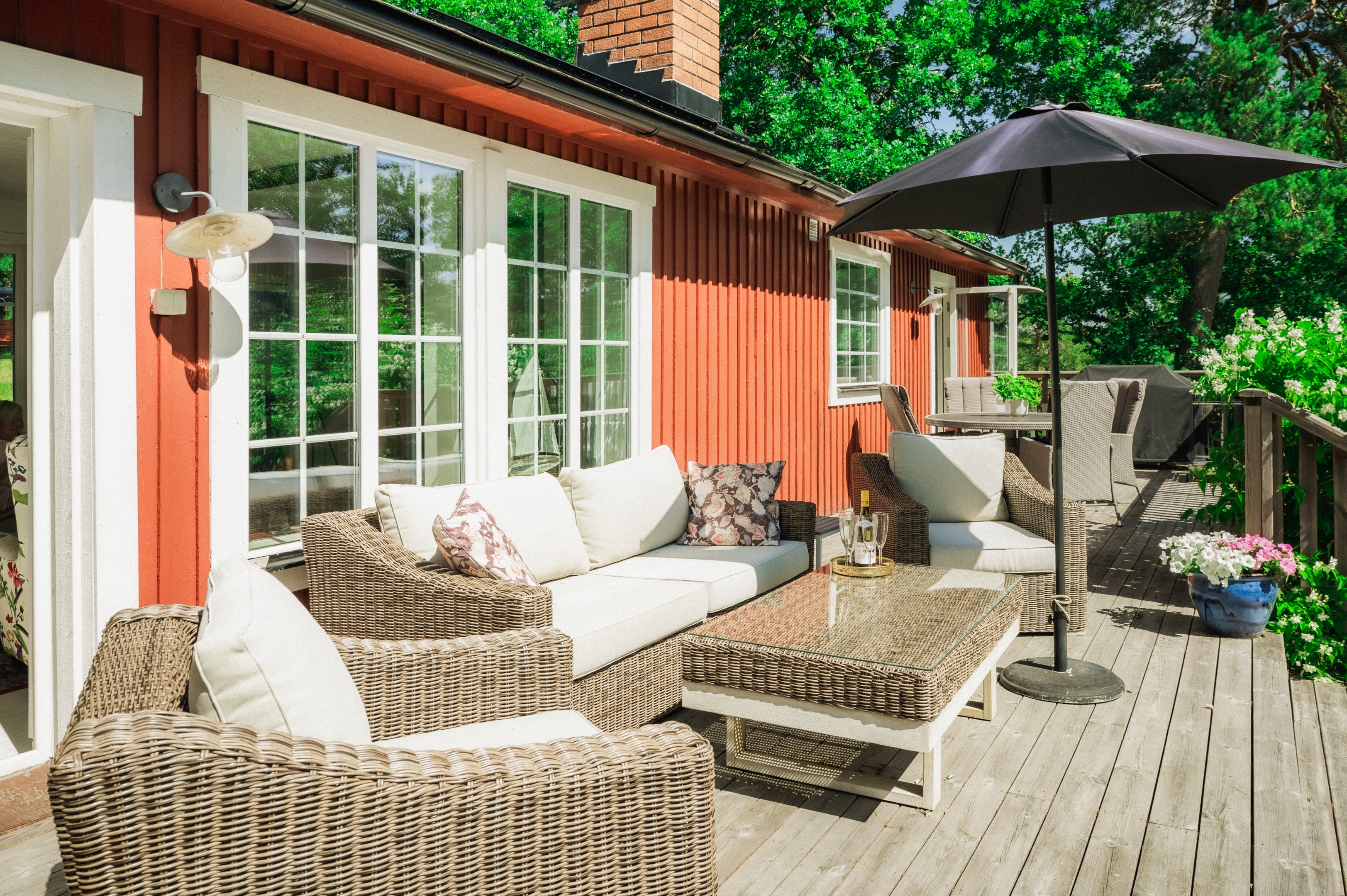 Terrassen bjuder in till lata dagar i solen