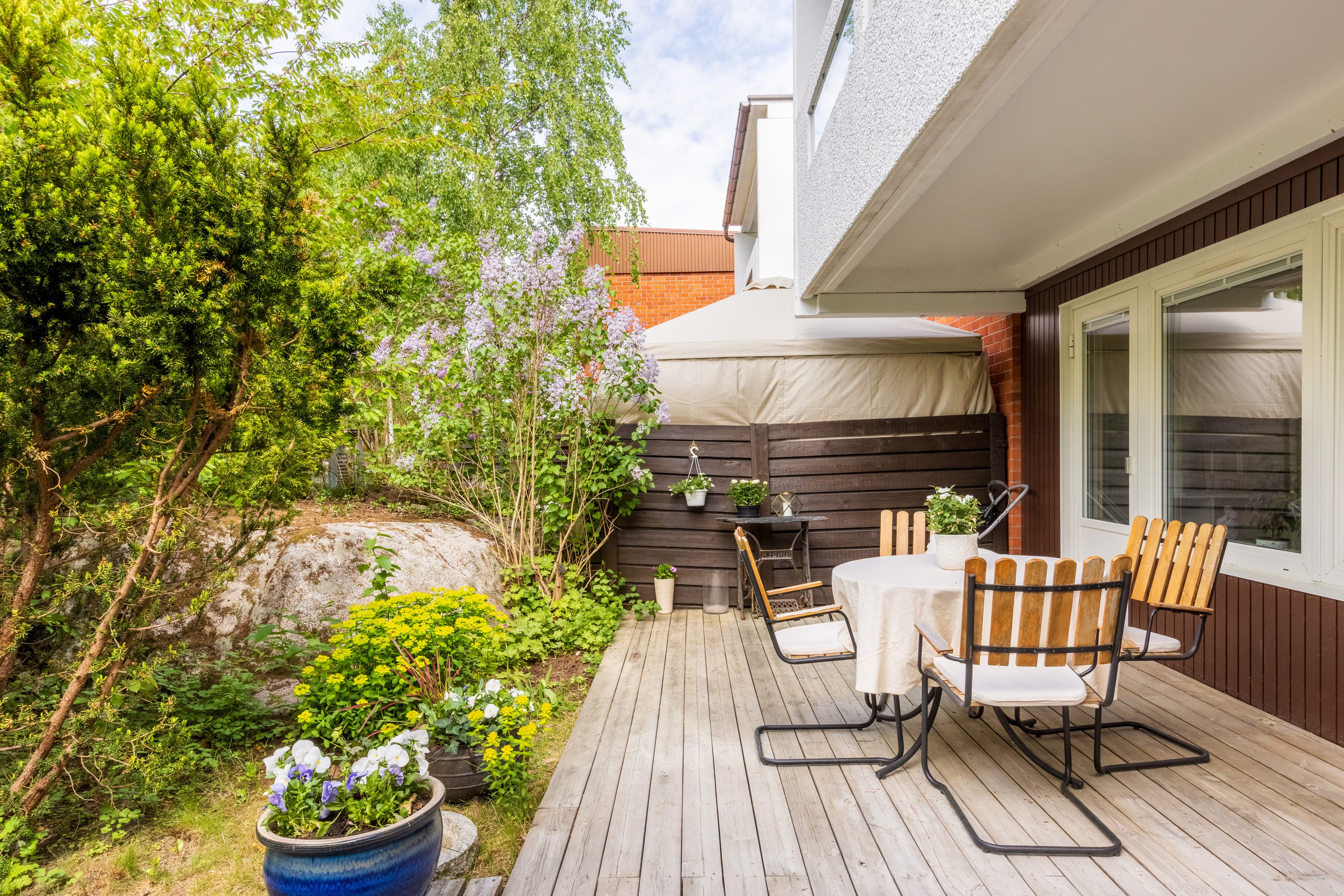 Bostadsbild från Valthornsvägen 42 A, Till salu i Gottsunda, Uppsala