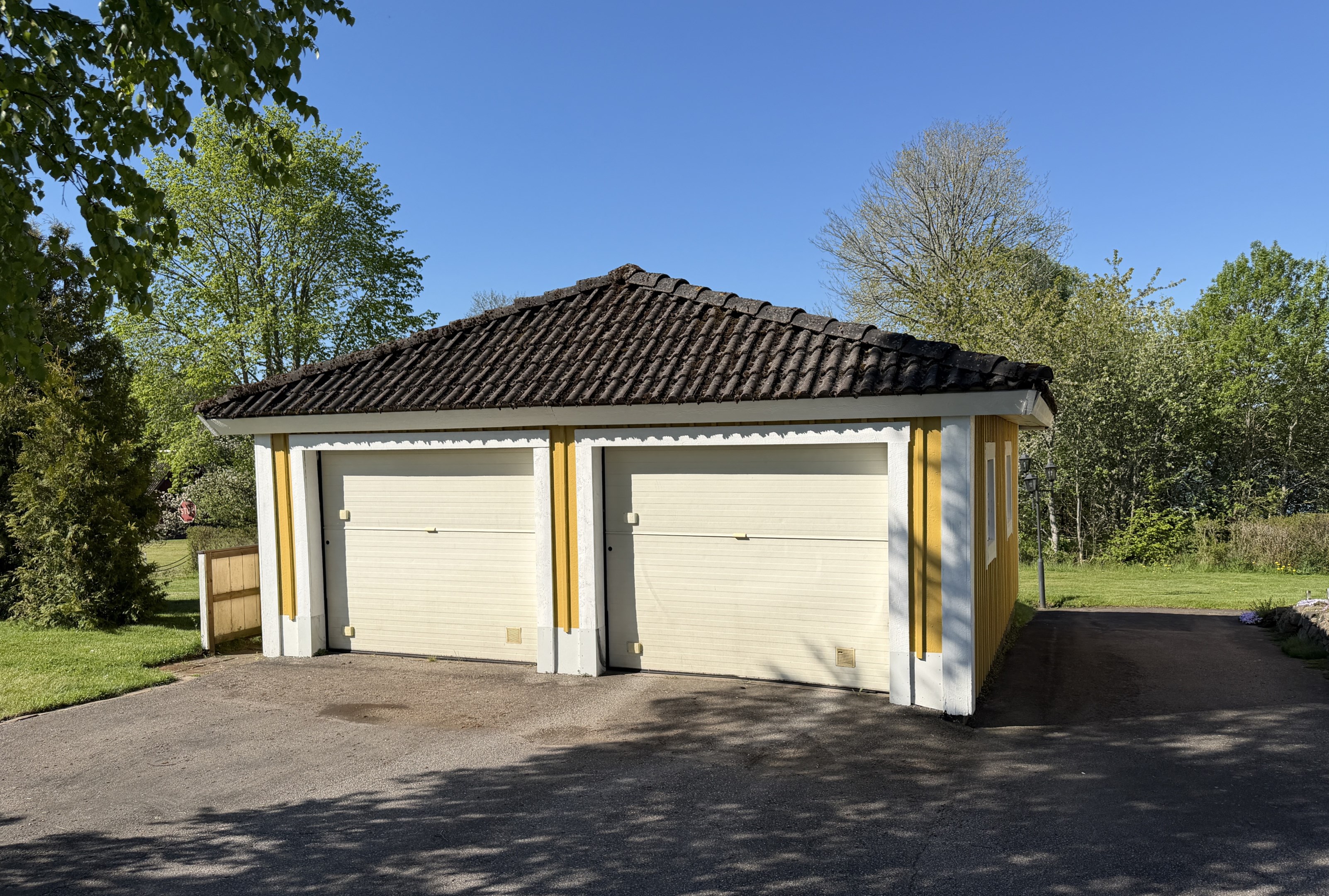 Stort dubbelgarage