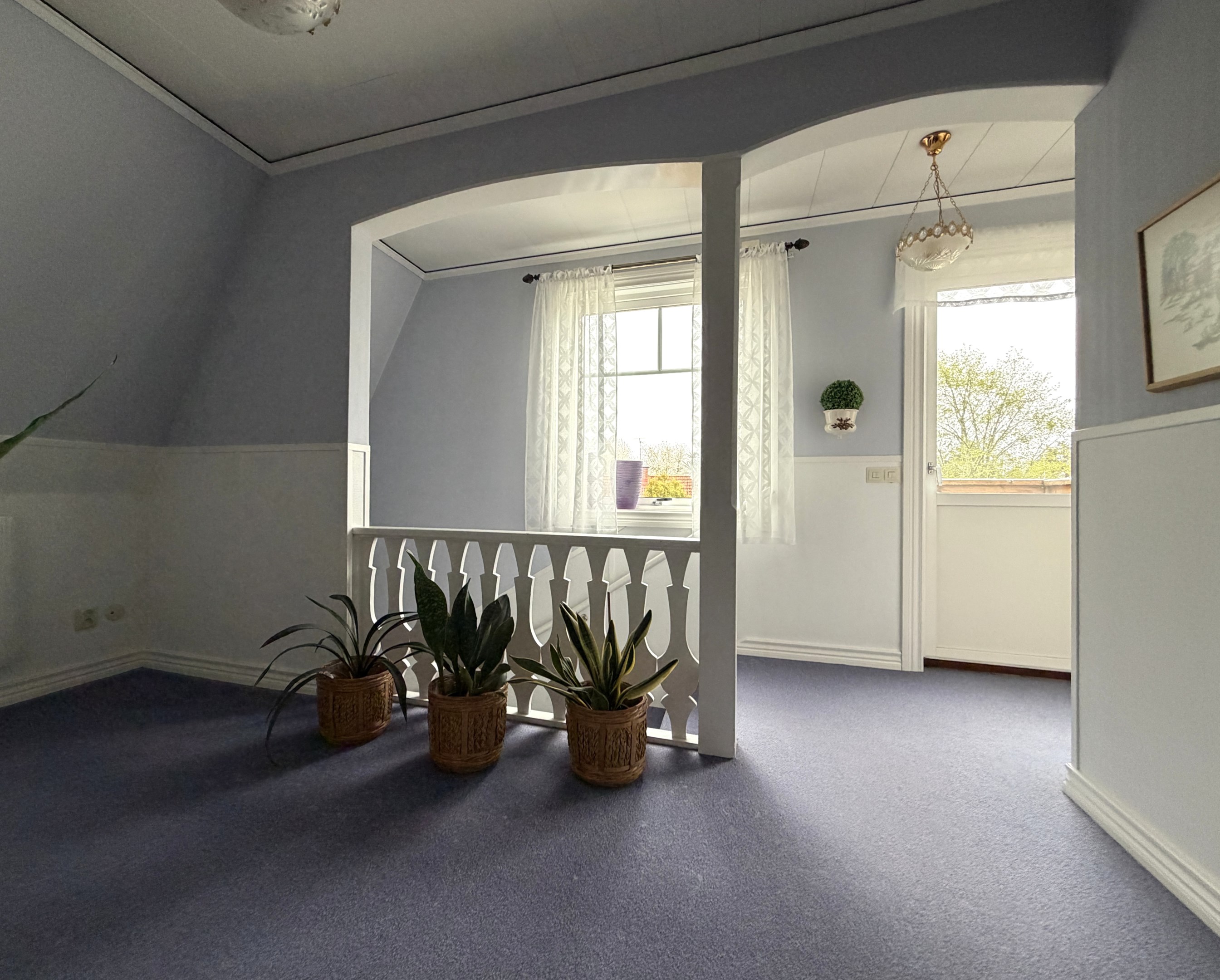 Hall ÖP mot balkongen
