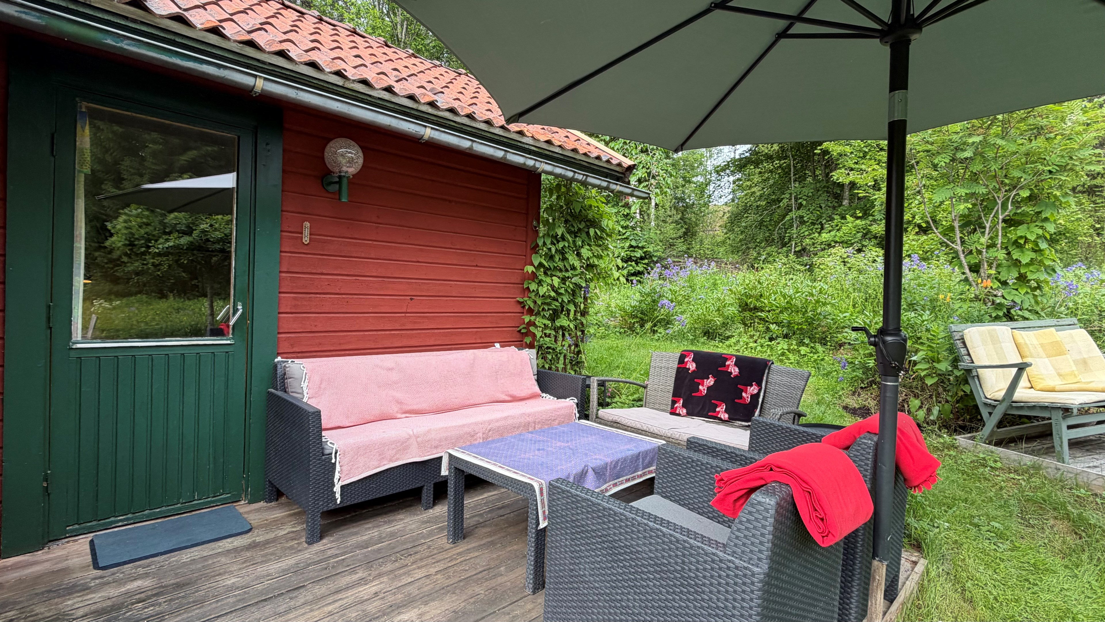 Uteplatser vid kökshuset