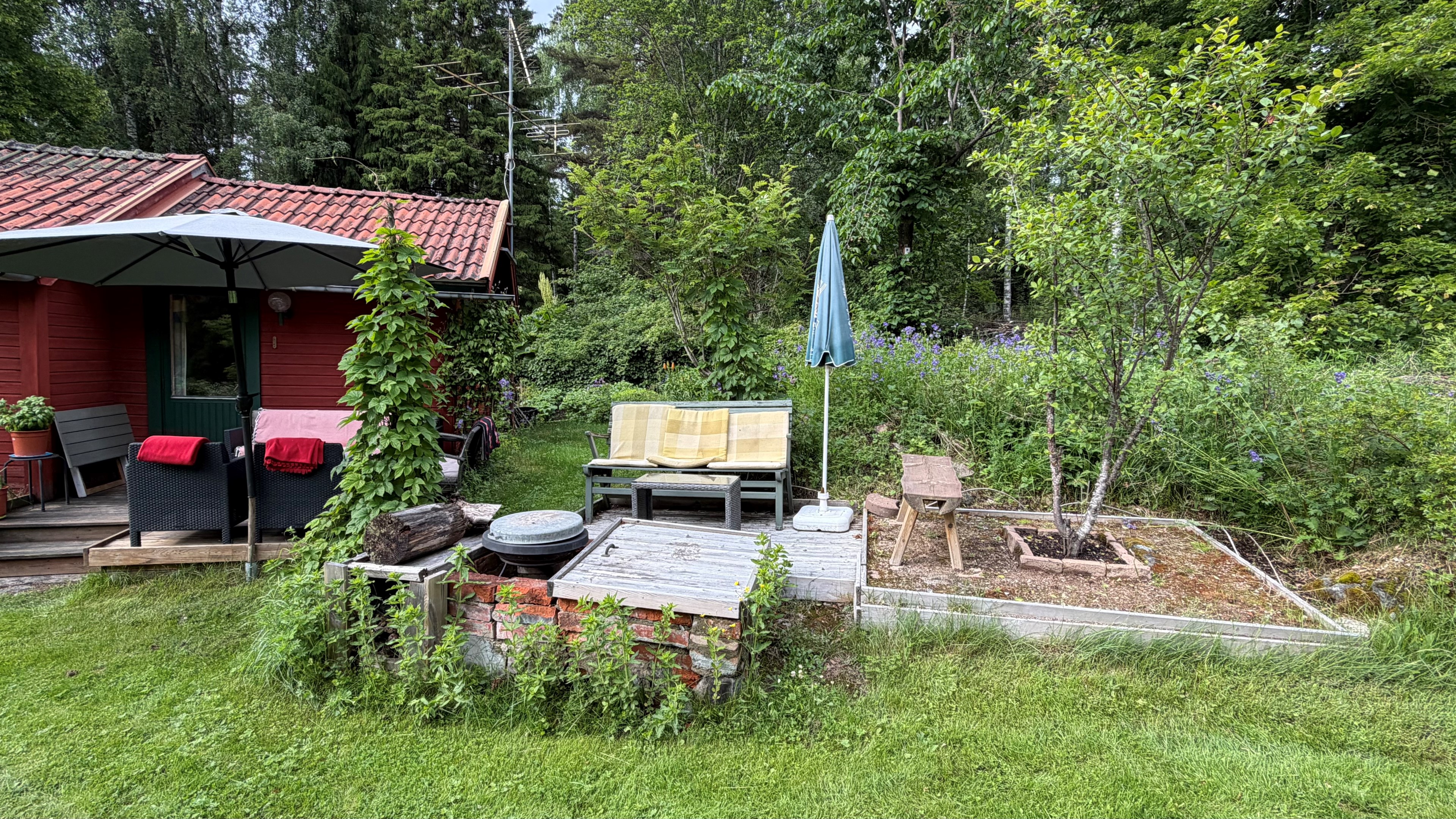 Uteplatser vid kökshuset