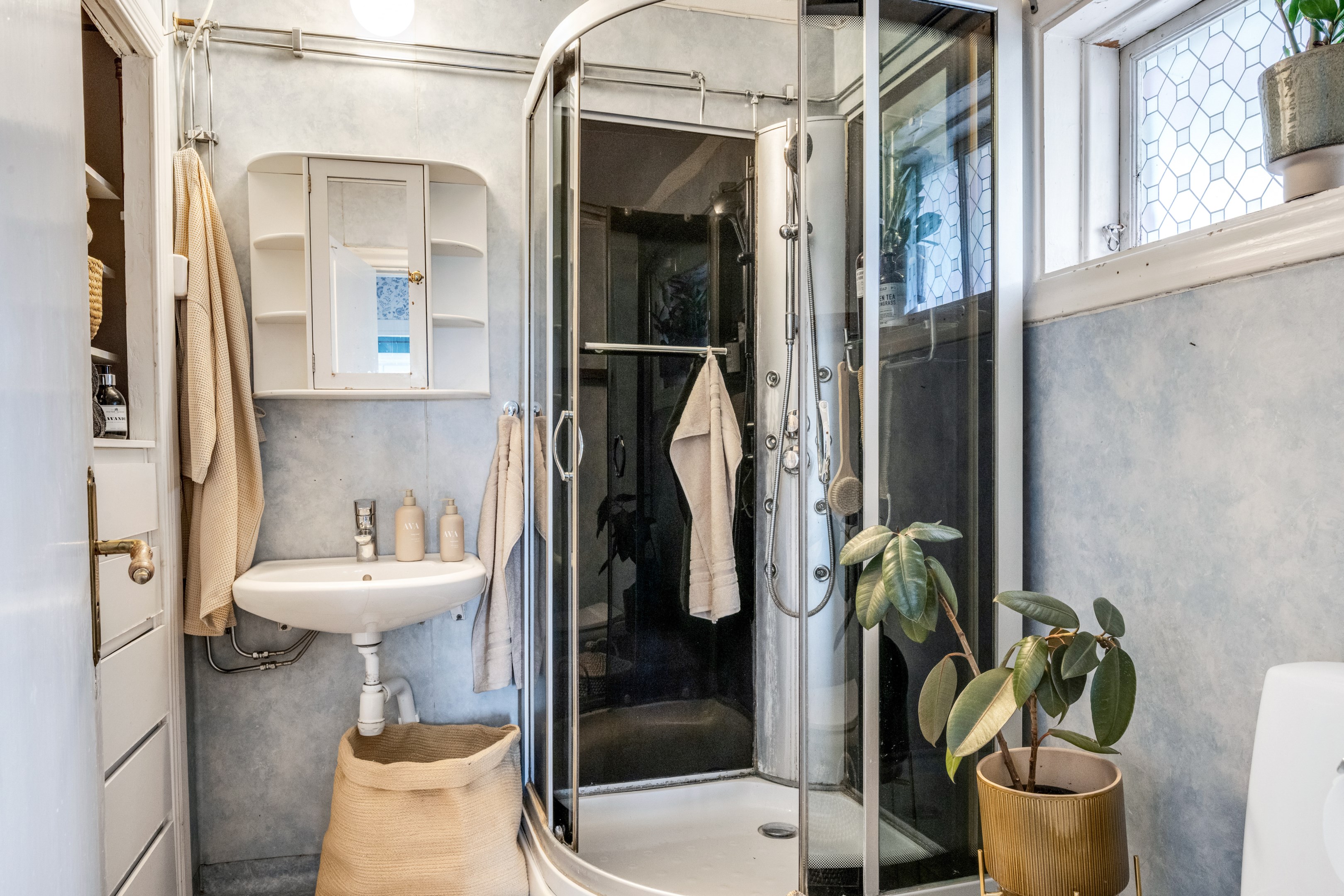 Bostadsbild från Lena-Uggelsta 15, Till salu i Storvreta, Uppsala