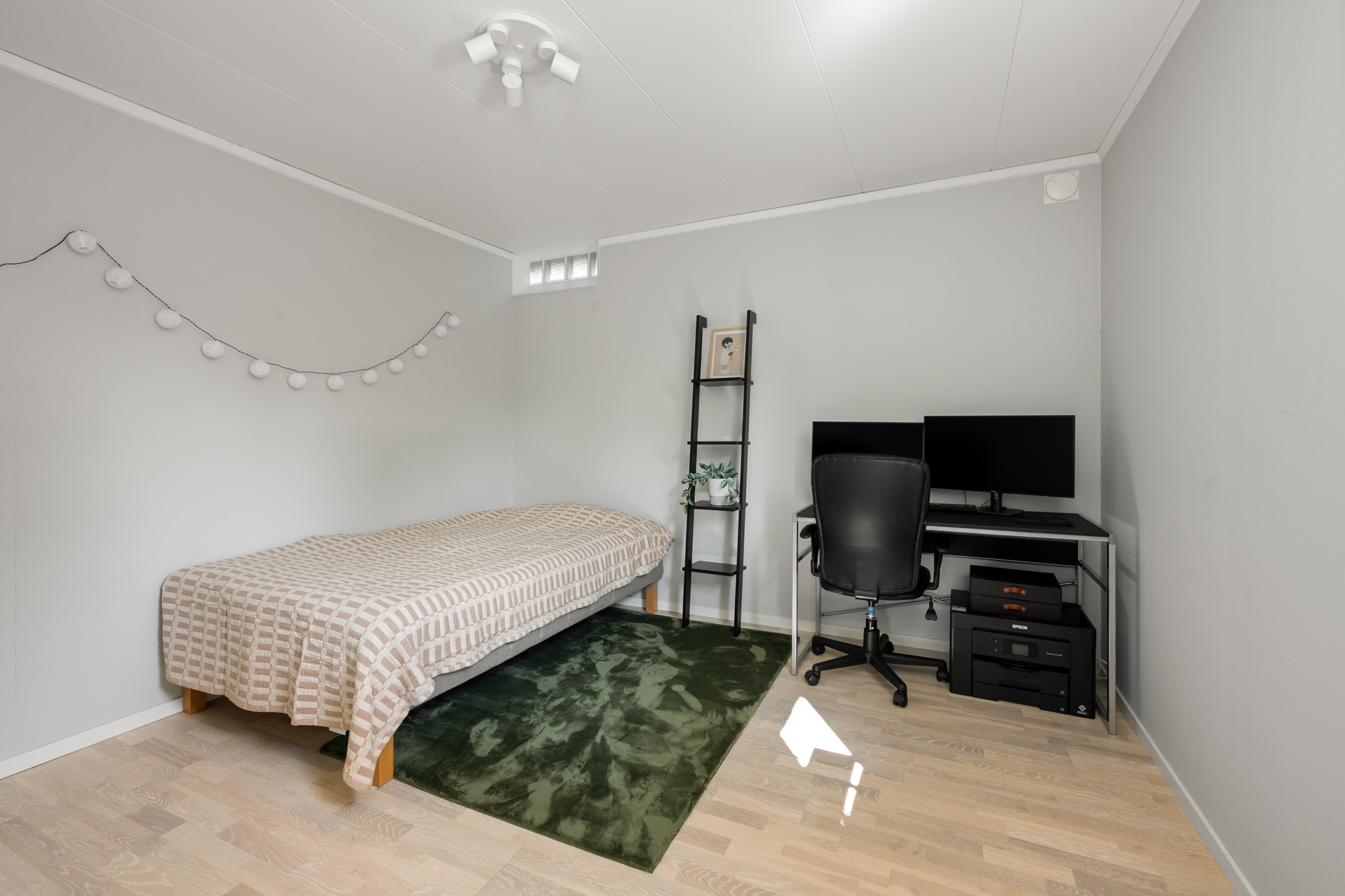 Bostadsbild från Smedvägen 40, Såld i Tullinge Skog, Botkyrka