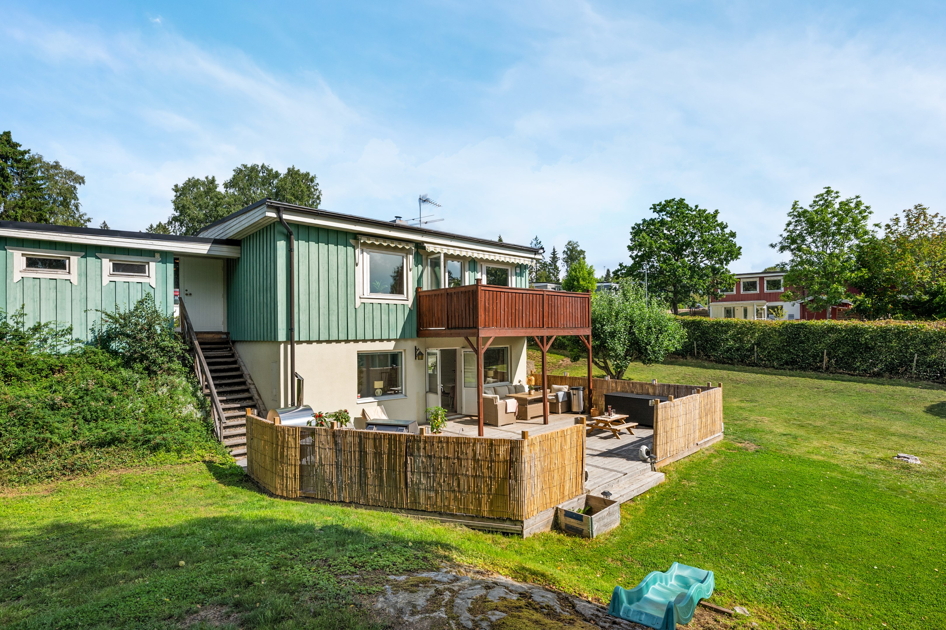 Bostadsbild från Smedvägen 40, Såld i Tullinge Skog, Botkyrka