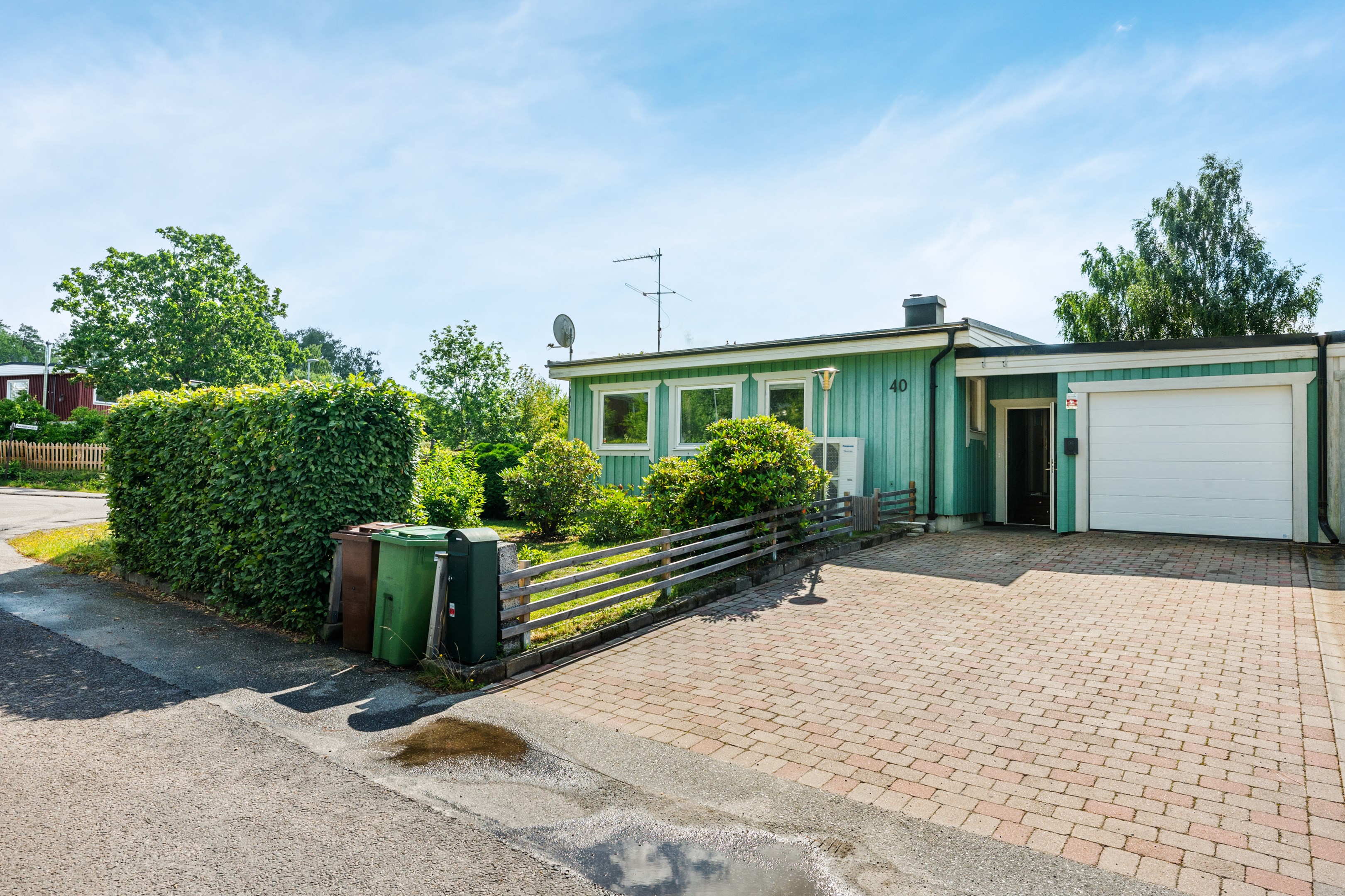 Bostadsbild från Smedvägen 40, Såld i Tullinge Skog, Botkyrka