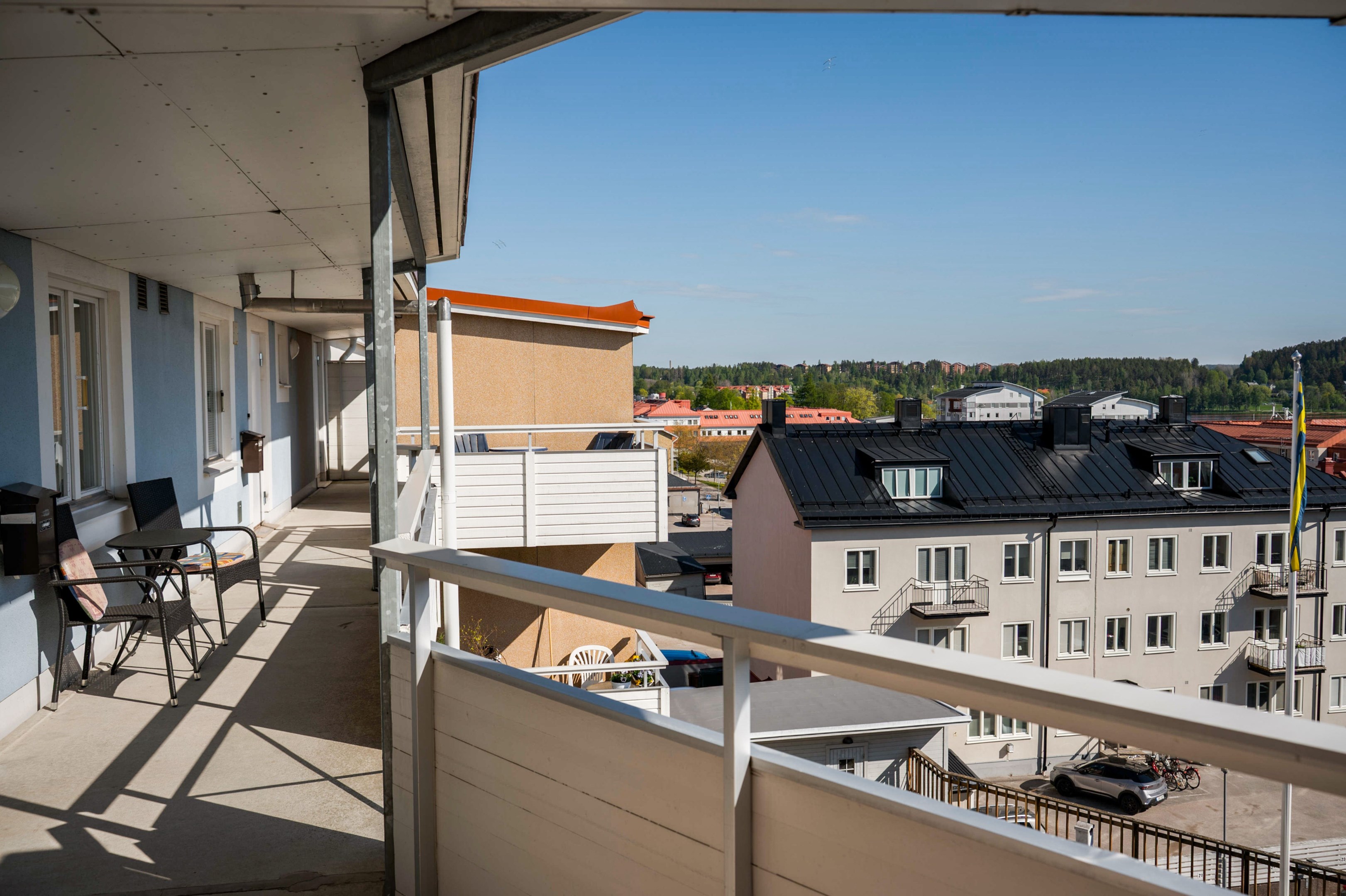 Sätt ut solstolen i loftgången soliga dagar