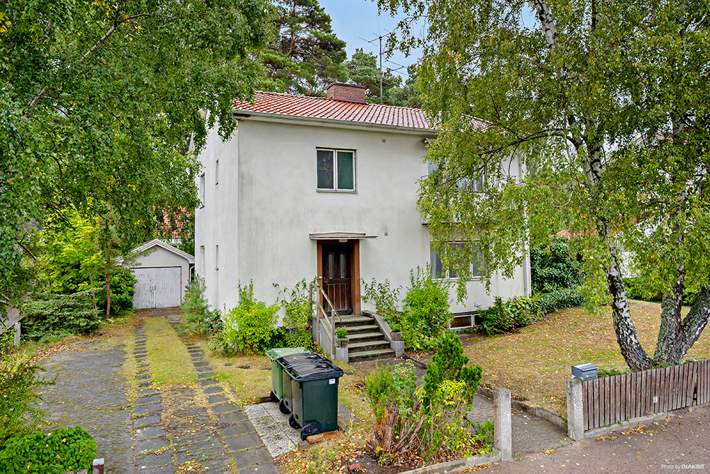 Uppfart och garage