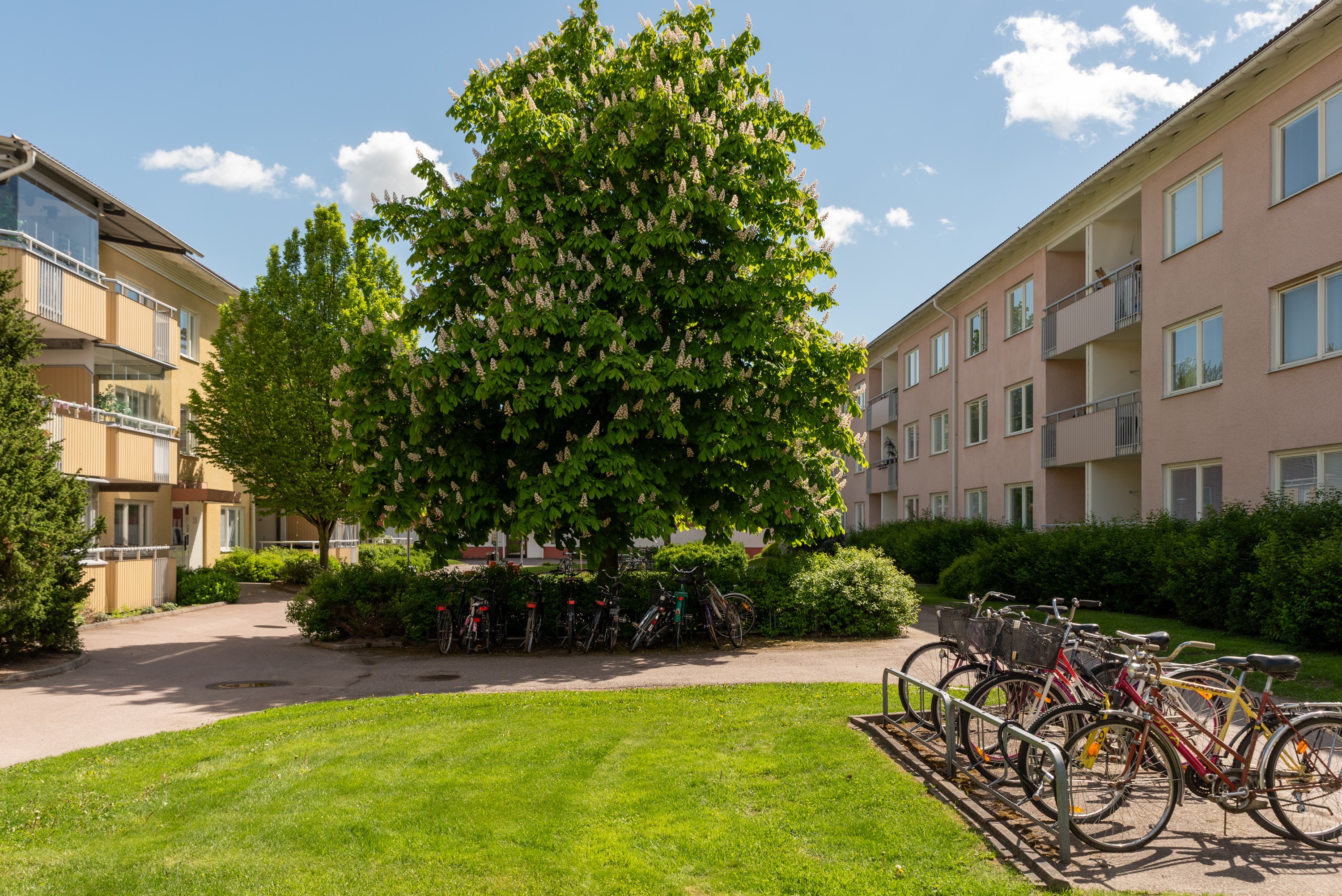 Bostadsbild från Knotavägen 26, Till salu i Bjurhovda, Västerås