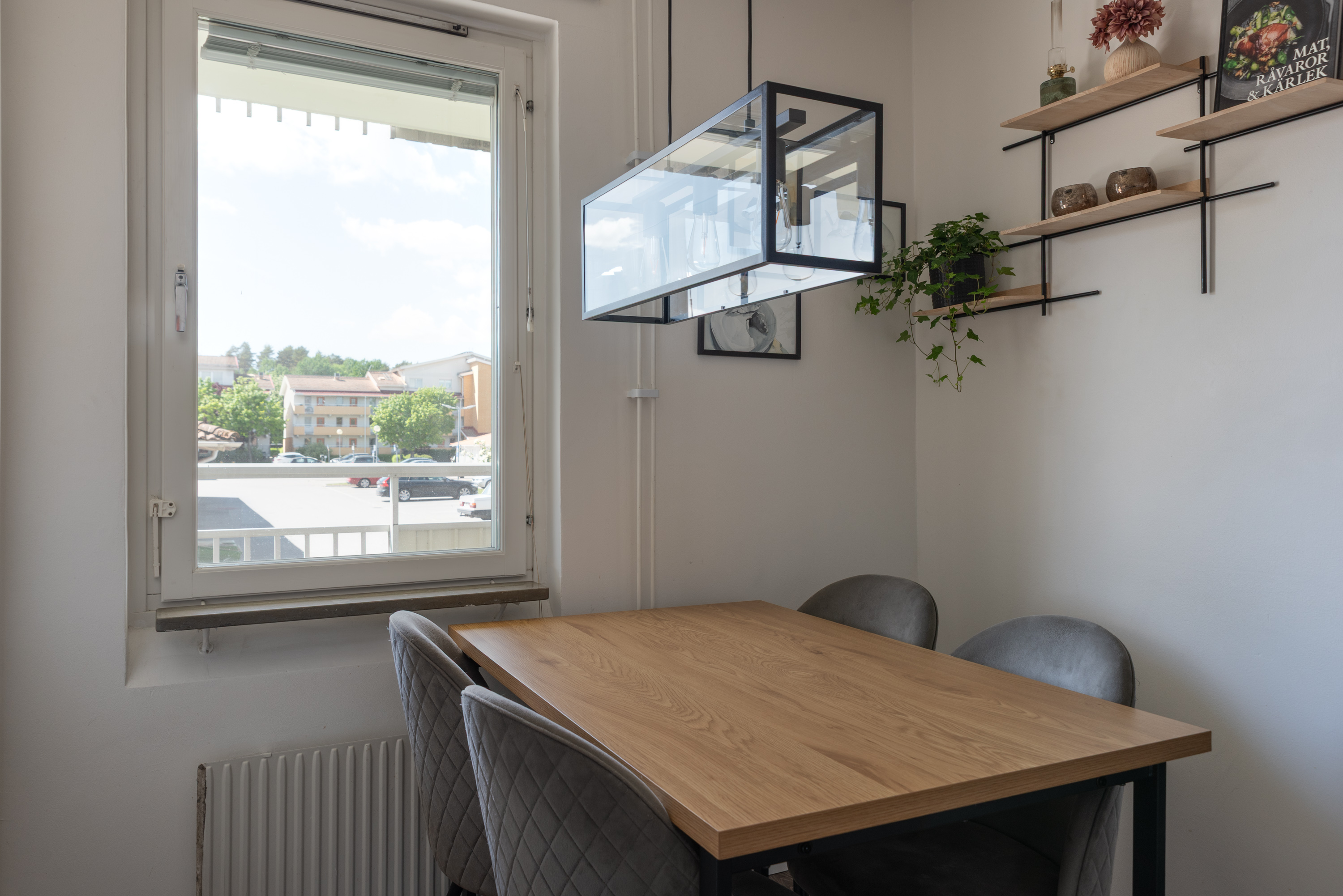Bostadsbild från Knotavägen 26, Till salu i Bjurhovda, Västerås