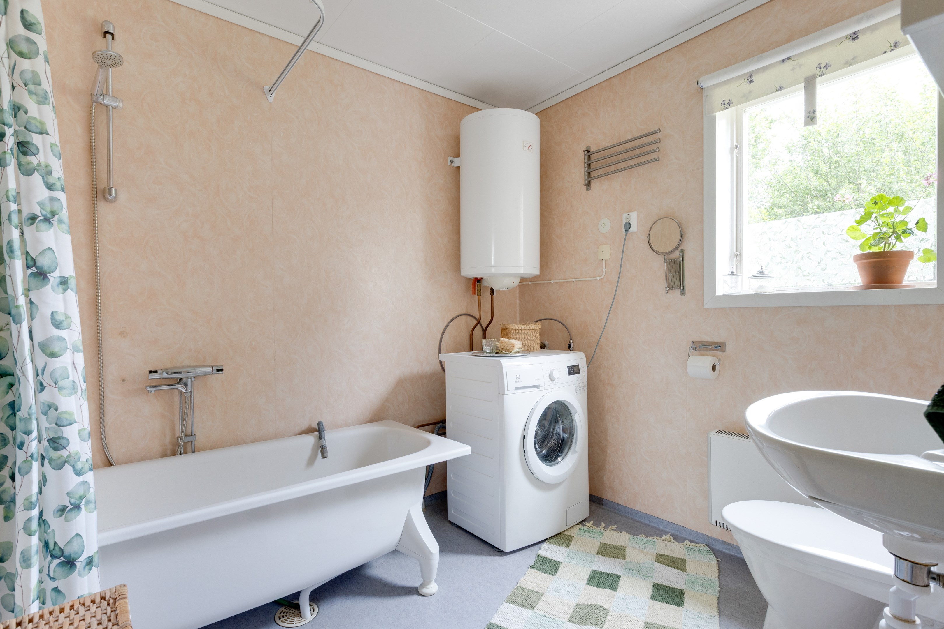Bostadsbild från Orvenbo 153, Till salu i Heby, Heby