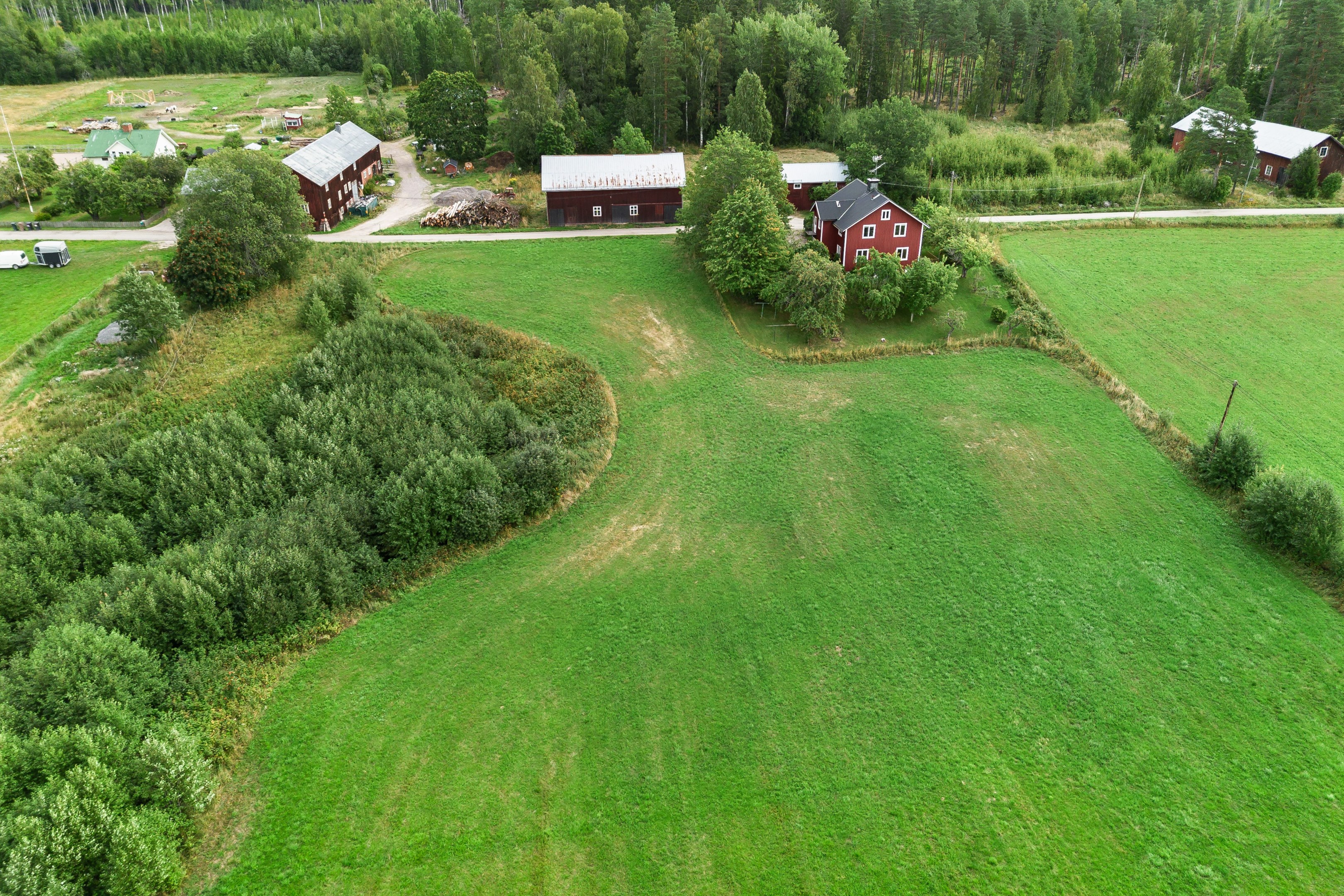 Egna åkrar mot gården