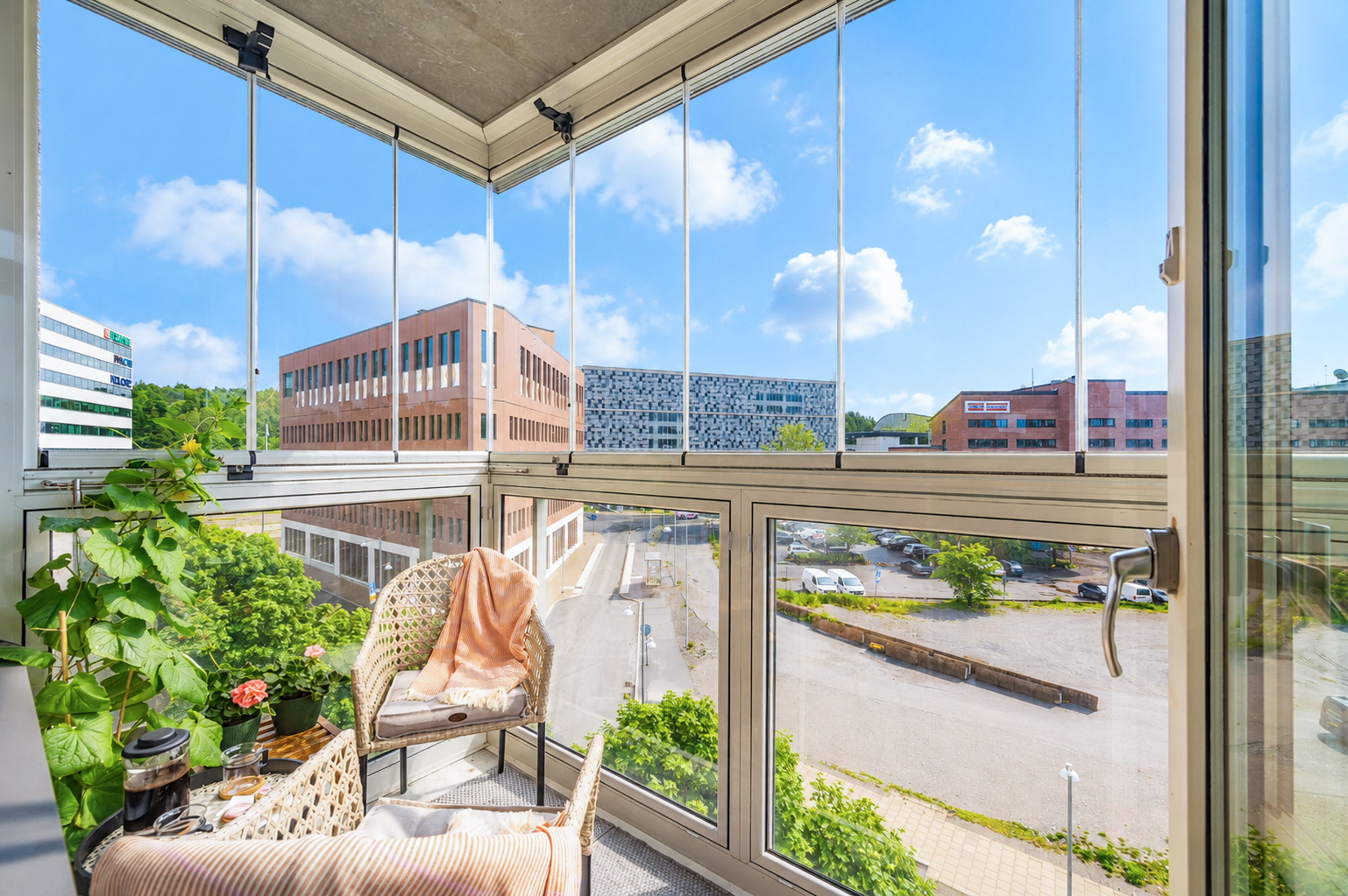 Bostadsbild från Gyllene Hästens Torg 9, Kommande i Ulriksdal, Solna