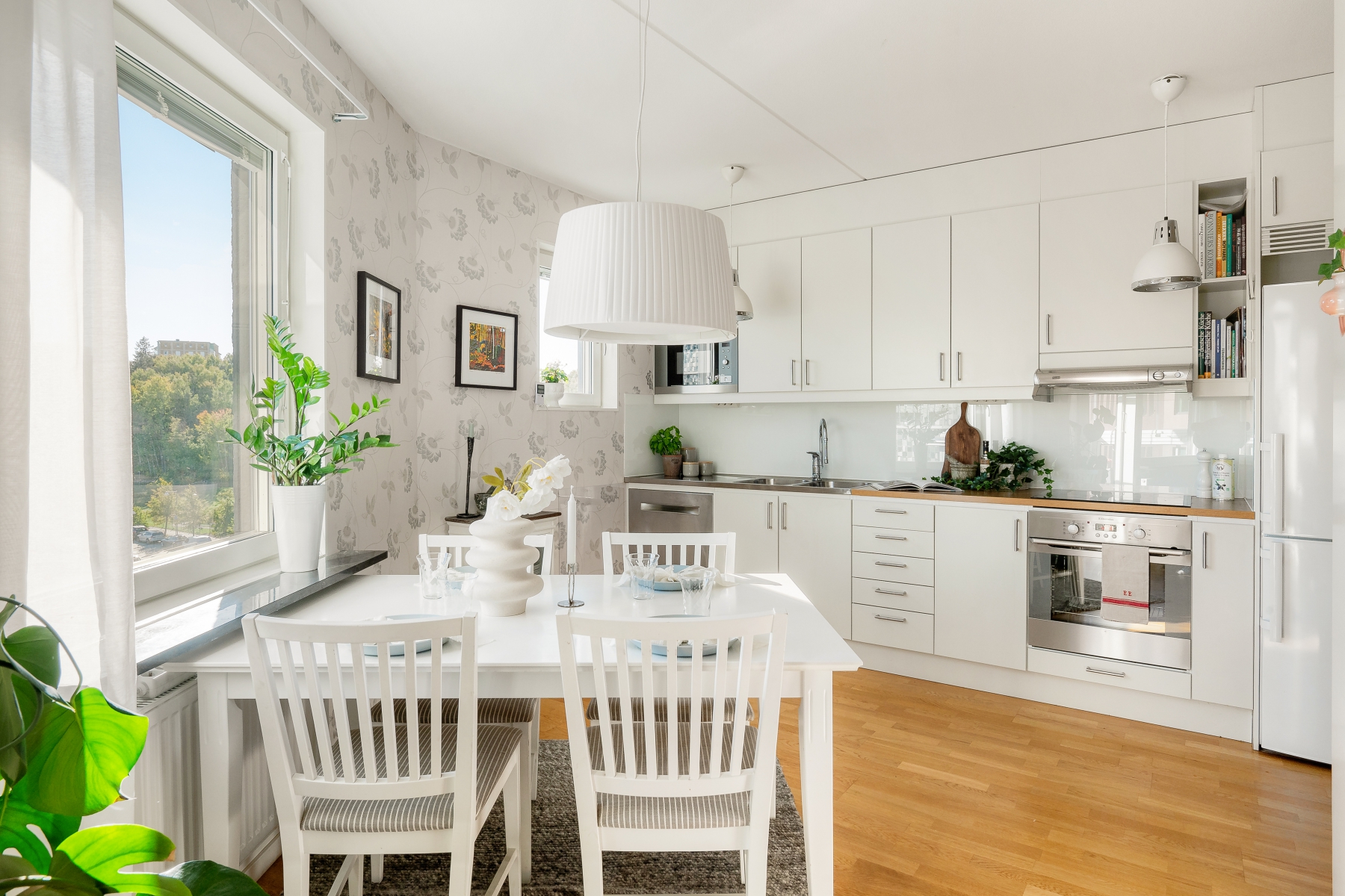 Bostadsbild från Gyllene Hästens Torg 9, Såld i Ulriksdal, Solna