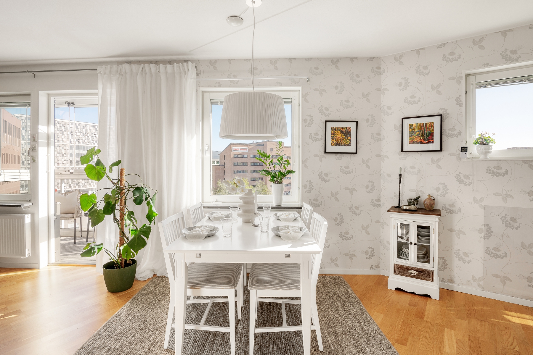 Bostadsbild från Gyllene Hästens Torg 9, Såld i Ulriksdal, Solna