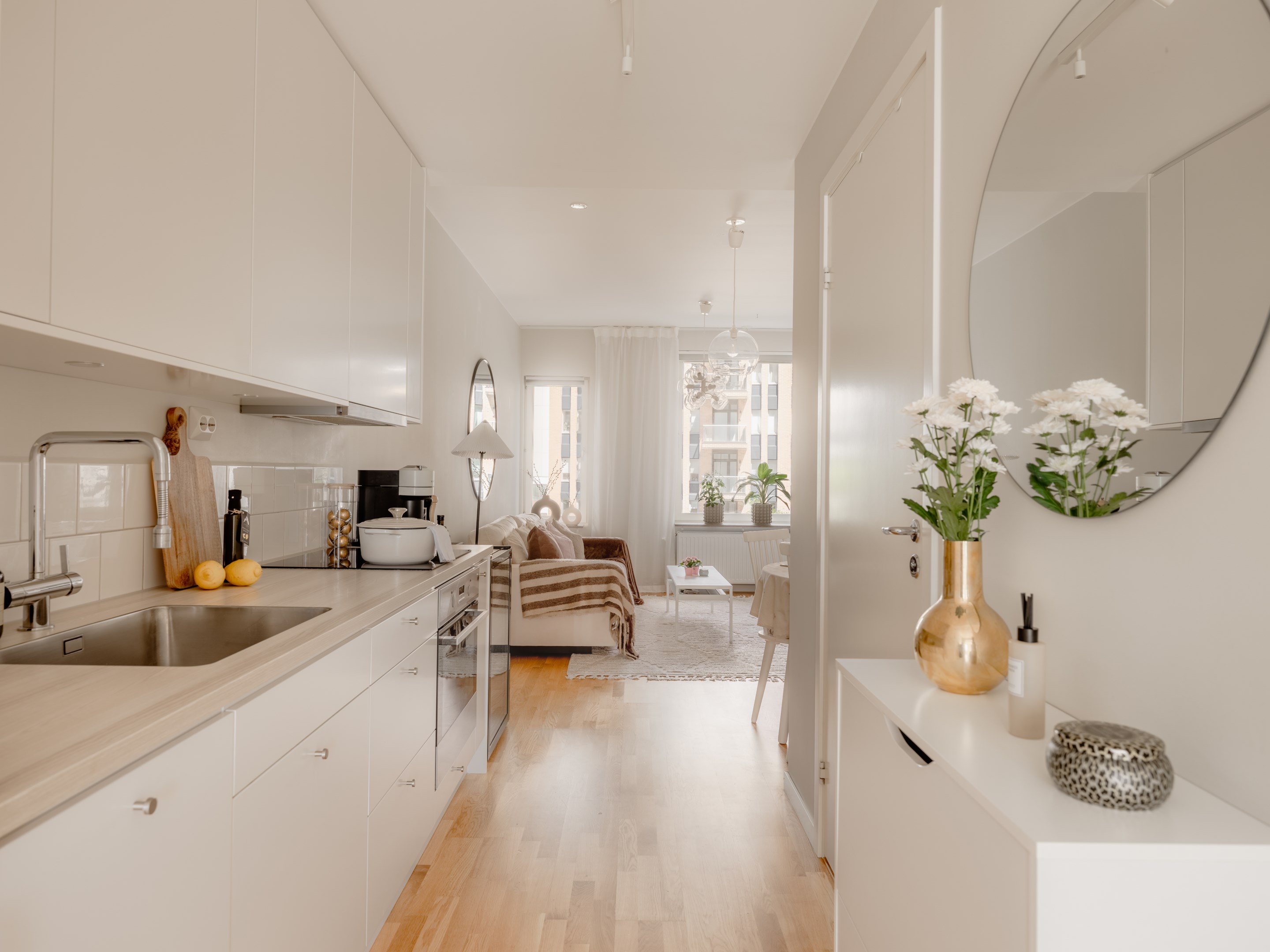 Bostadsbild från Responsgatan 12, Till salu i Midsommarkransen, Stockholm