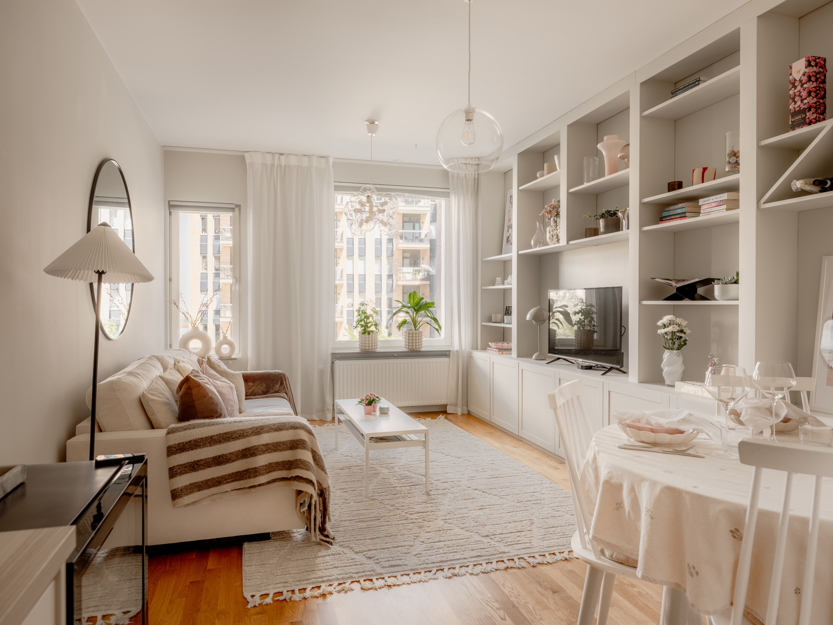 Bostadsbild från Responsgatan 12, Till salu i Midsommarkransen, Stockholm